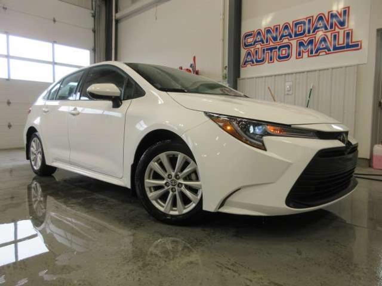 2025 Toyota Corolla LE UPGRADE W/ROOF, ALLOYS, HTD. SEATS, JUST 22K! Photo0