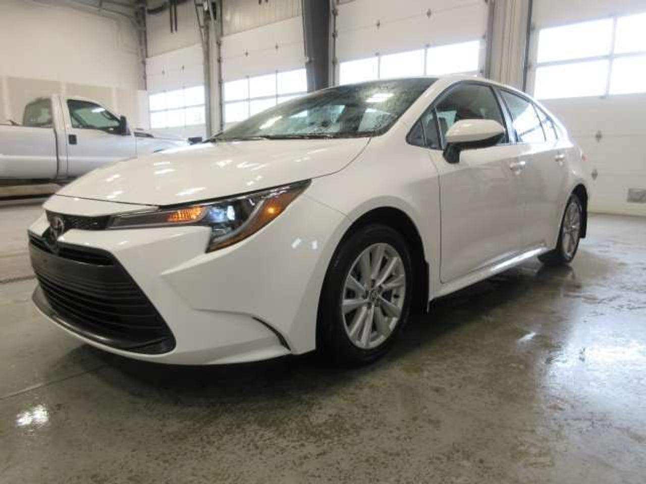 2025 Toyota Corolla LE UPGRADE W/ROOF, ALLOYS, HTD. SEATS, JUST 22K! Photo