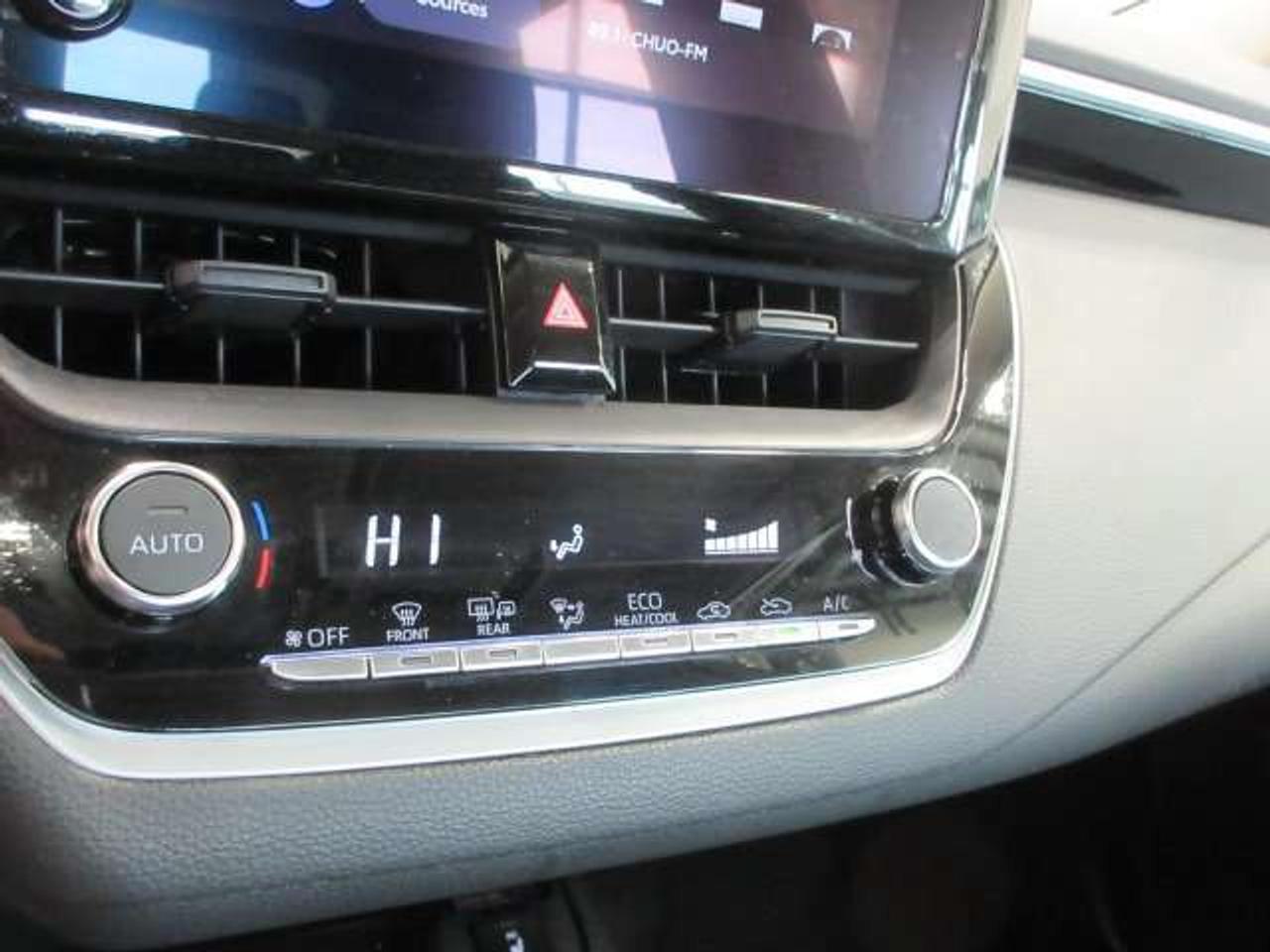 2025 Toyota Corolla LE UPGRADE W/ROOF, ALLOYS, HTD. SEATS, JUST 22K! Photo