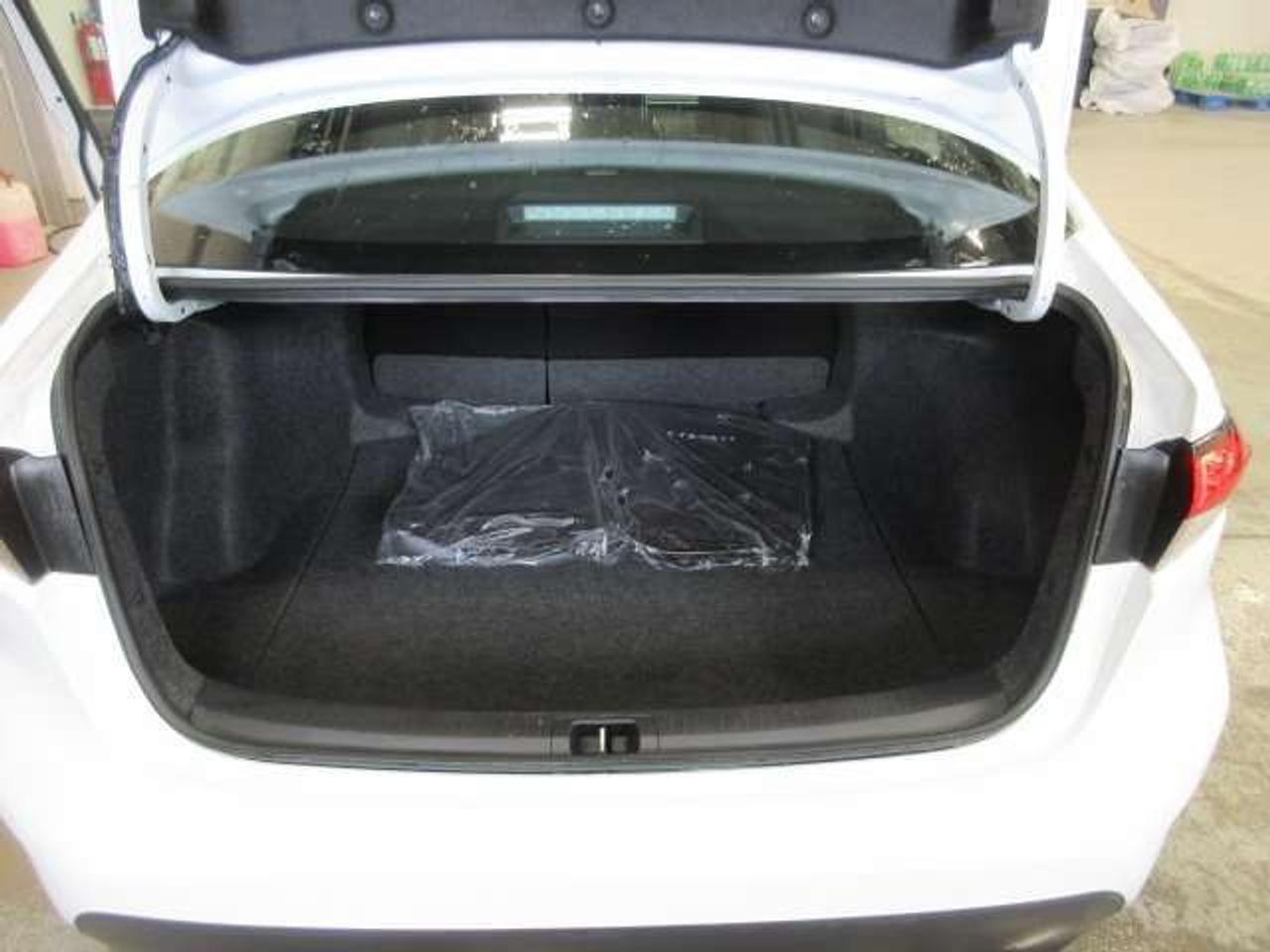 2025 Toyota Corolla LE UPGRADE W/ROOF, ALLOYS, HTD. SEATS, JUST 22K! Photo