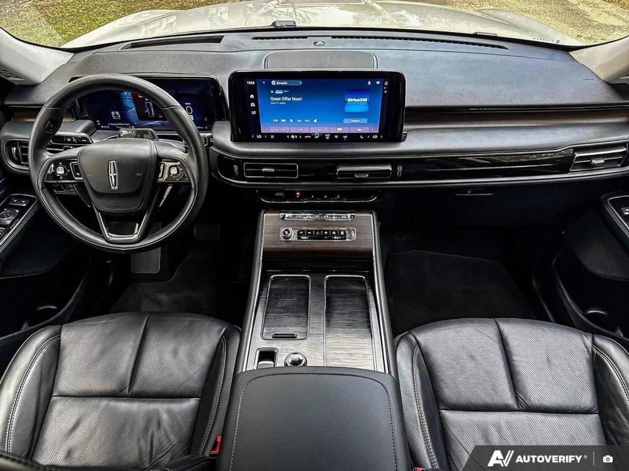 2025 Lincoln Aviator Reserve   200A   LTHR   HTD STEER WHEEL Photo