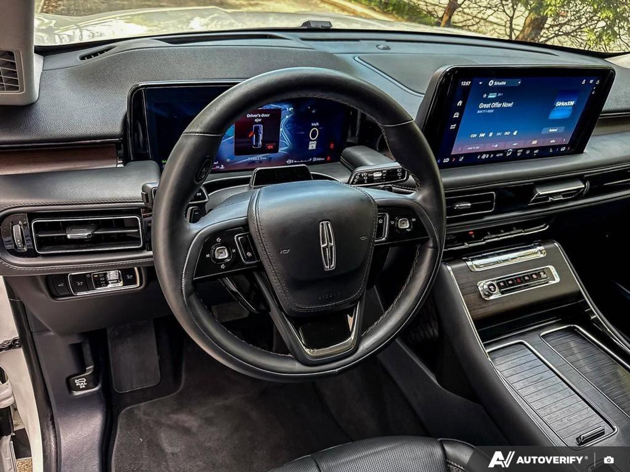 2025 Lincoln Aviator Reserve   200A   LTHR   HTD STEER WHEEL Photo