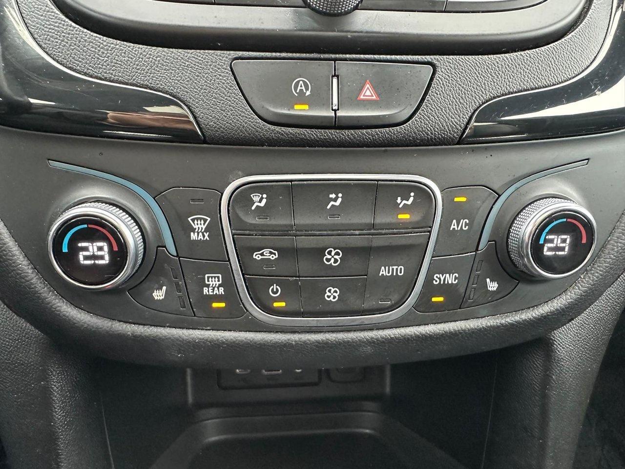 2022 Chevrolet Equinox RS Leather Panoramic Sunroof BOSE Blind-Spot 360 D Photo
