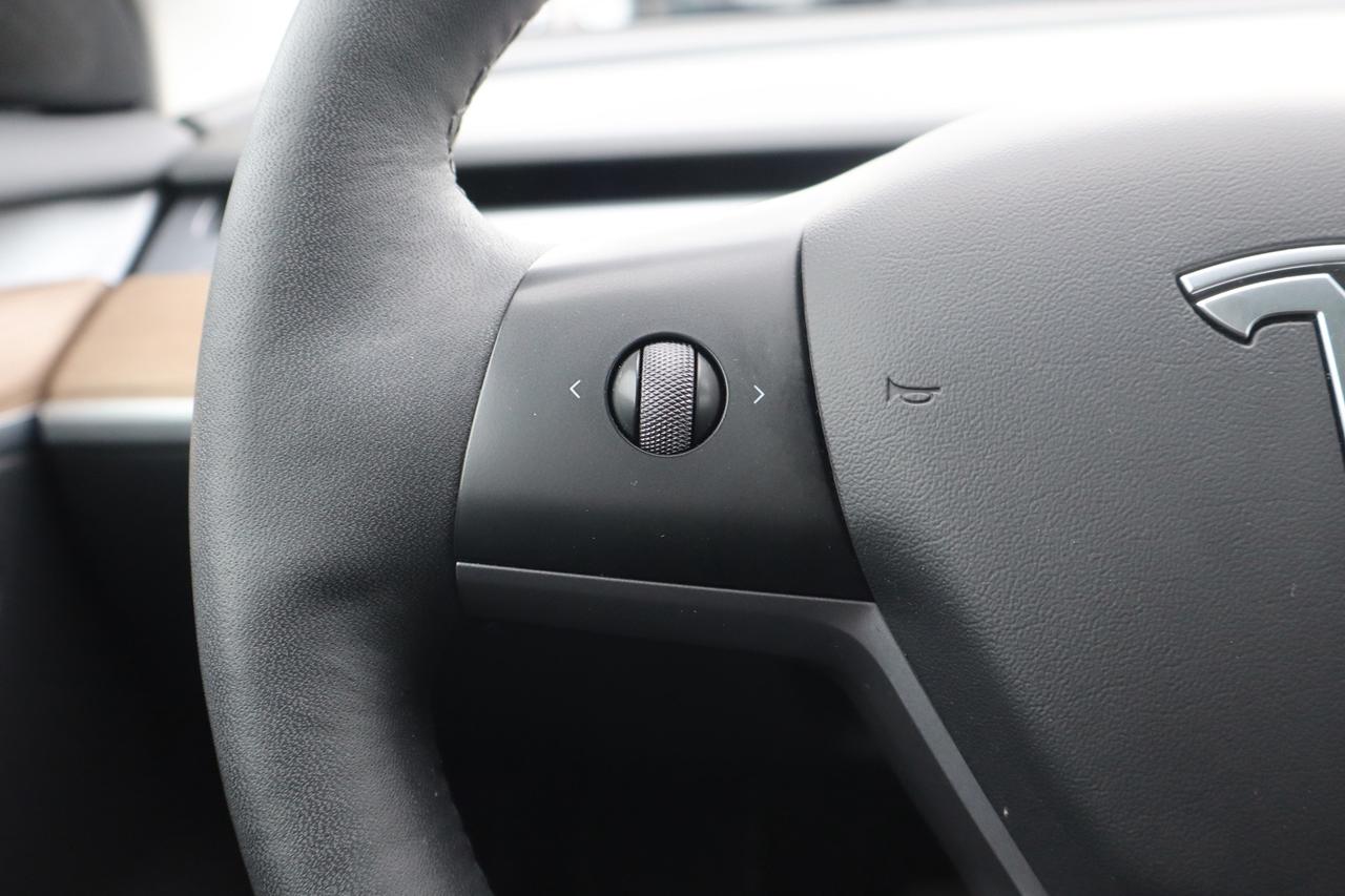 2022 Tesla Model 3 Long Range Dual Motor AWD Photo