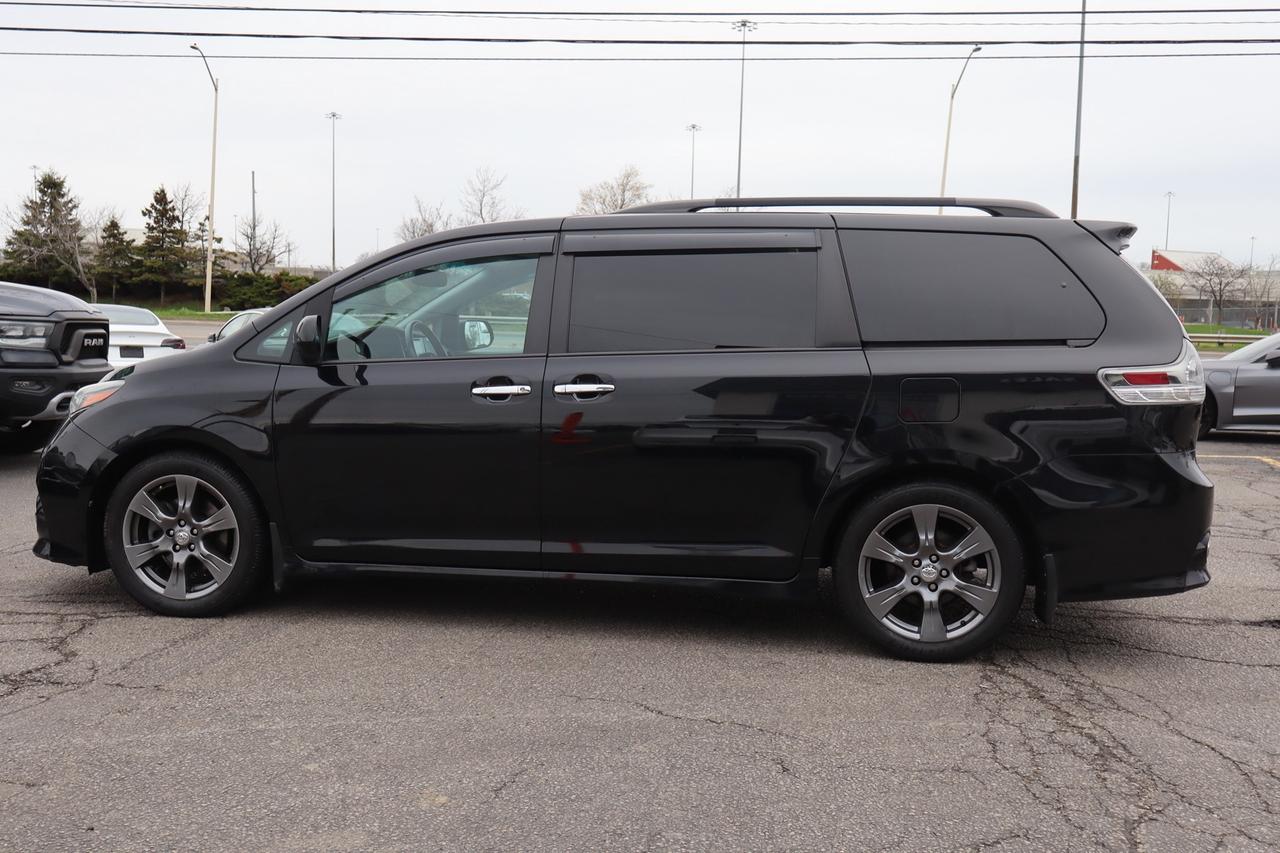 2017 Toyota Sienna SE 8-Passenger Safety Certified Photo