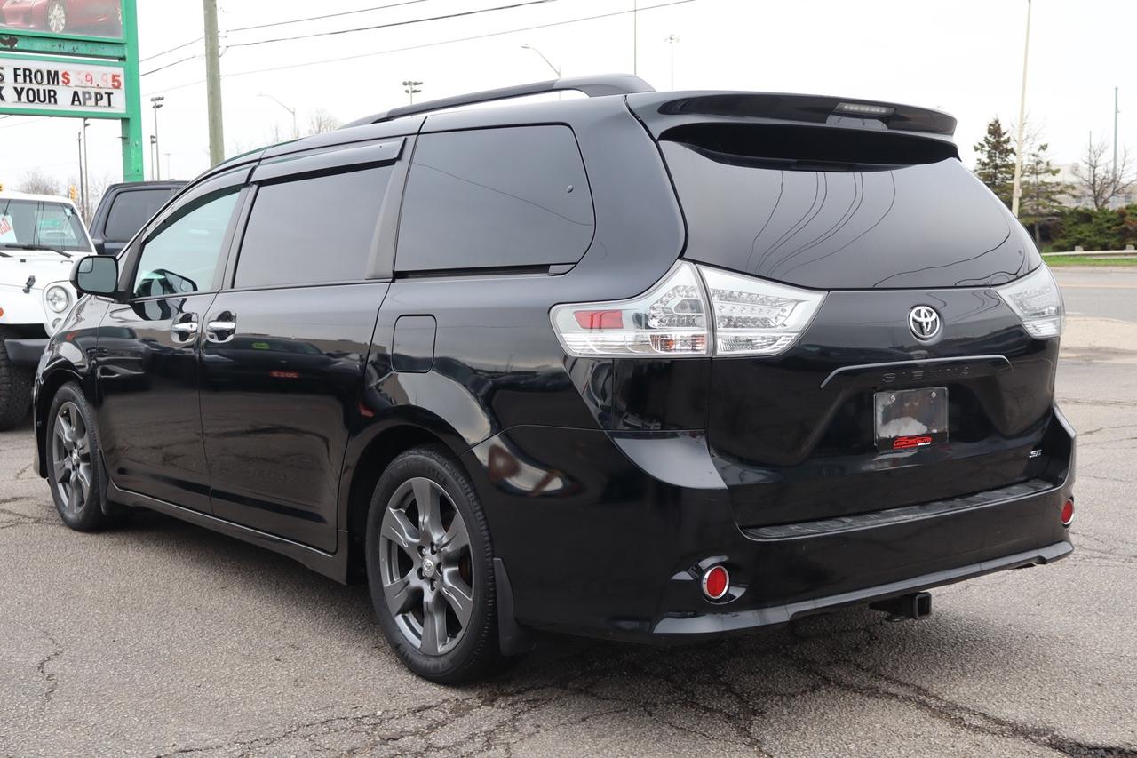 2017 Toyota Sienna SE 8-Passenger Safety Certified Photo