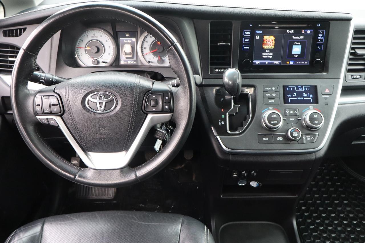 2017 Toyota Sienna SE 8-Passenger Safety Certified Photo