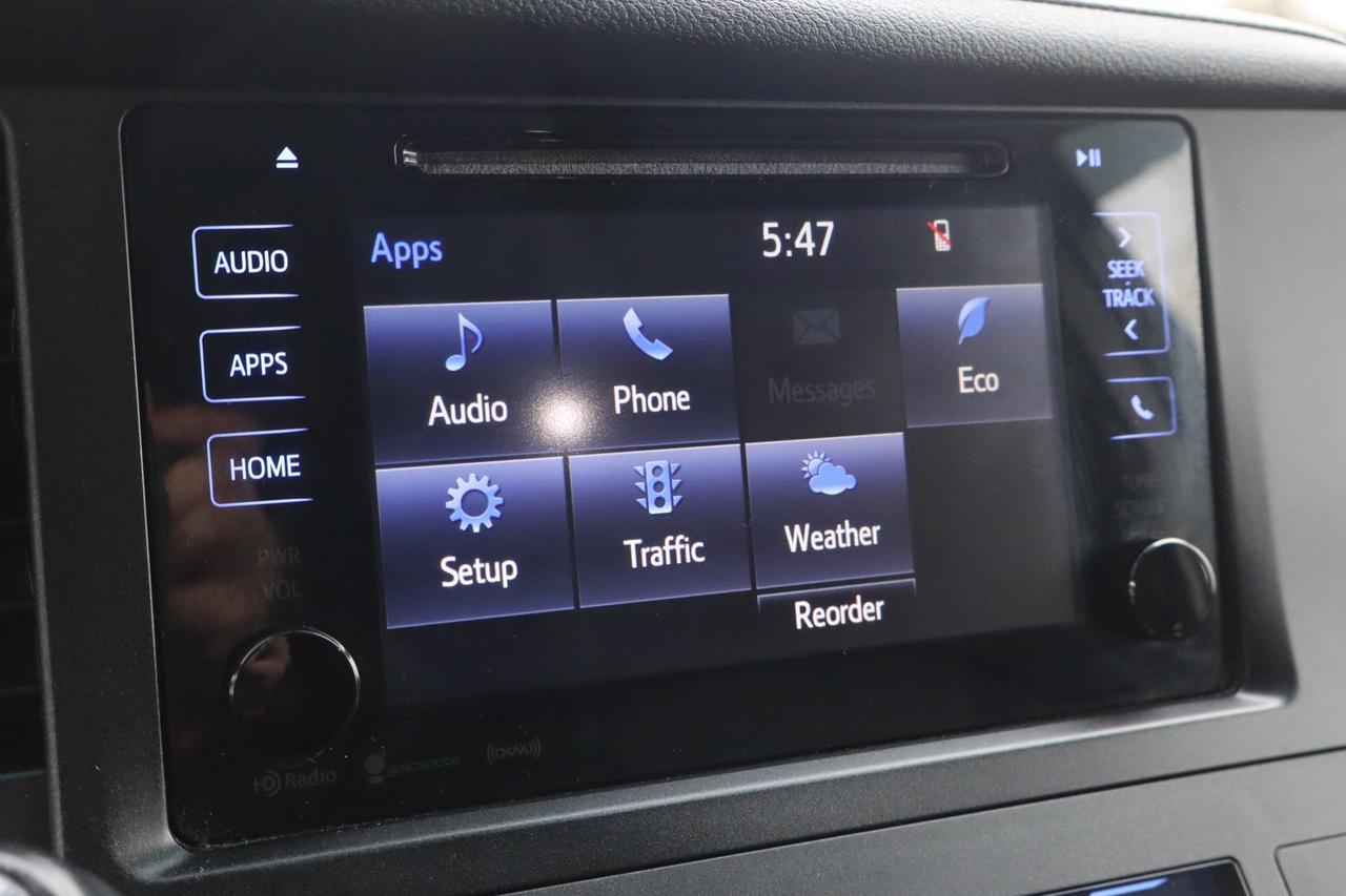 2017 Toyota Sienna SE 8-Passenger Safety Certified Photo