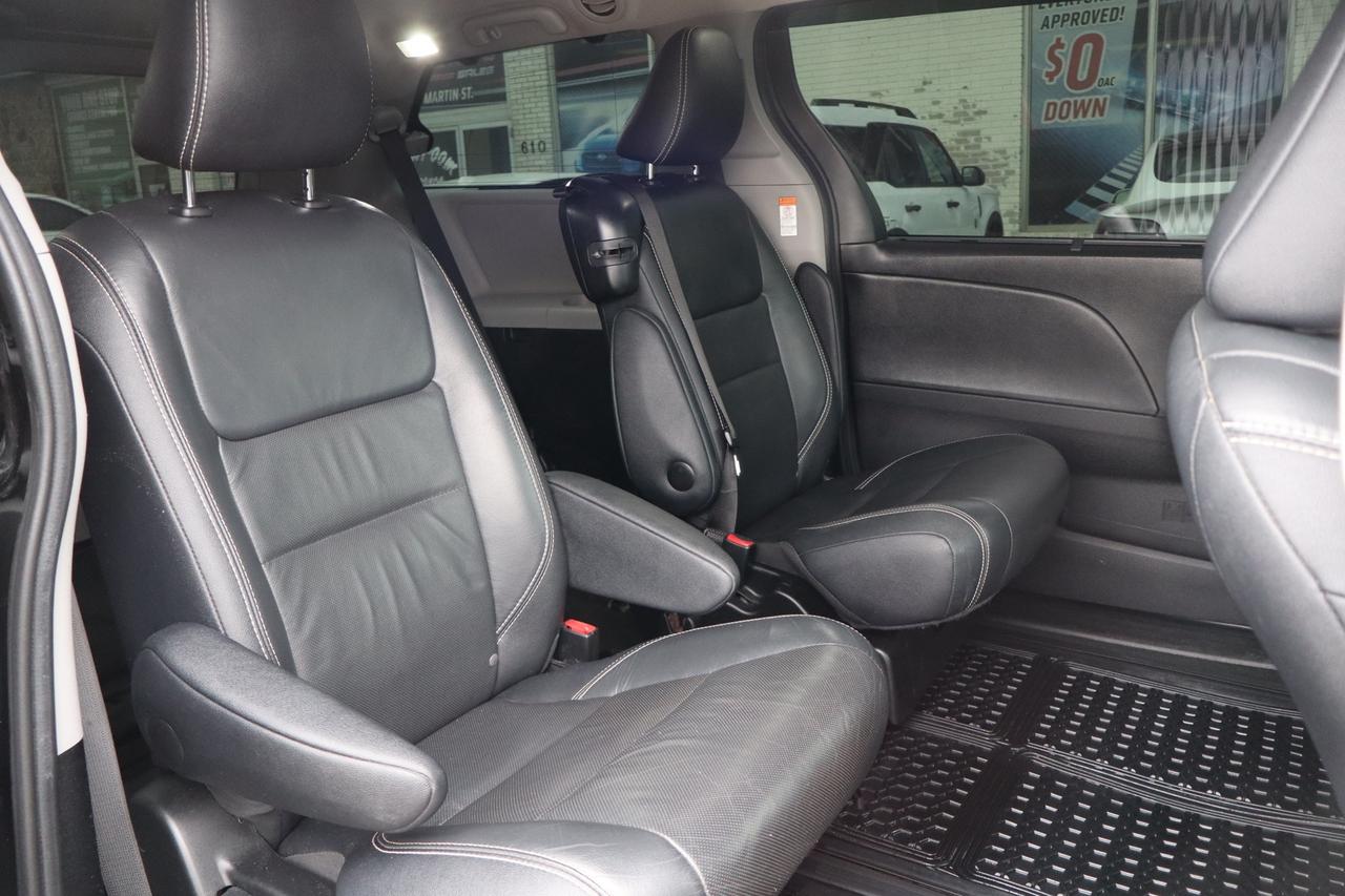 2017 Toyota Sienna SE 8-Passenger Safety Certified Photo