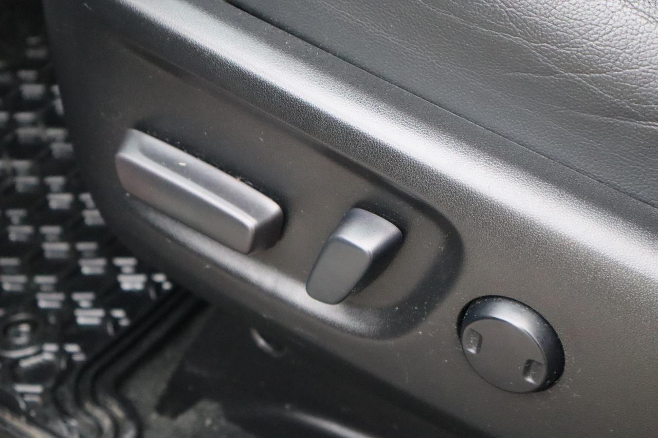 2017 Toyota Sienna SE 8-Passenger Safety Certified Photo
