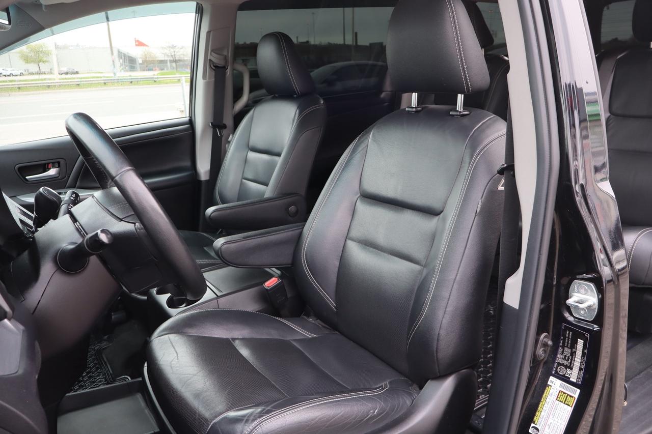 2017 Toyota Sienna SE 8-Passenger Safety Certified Photo