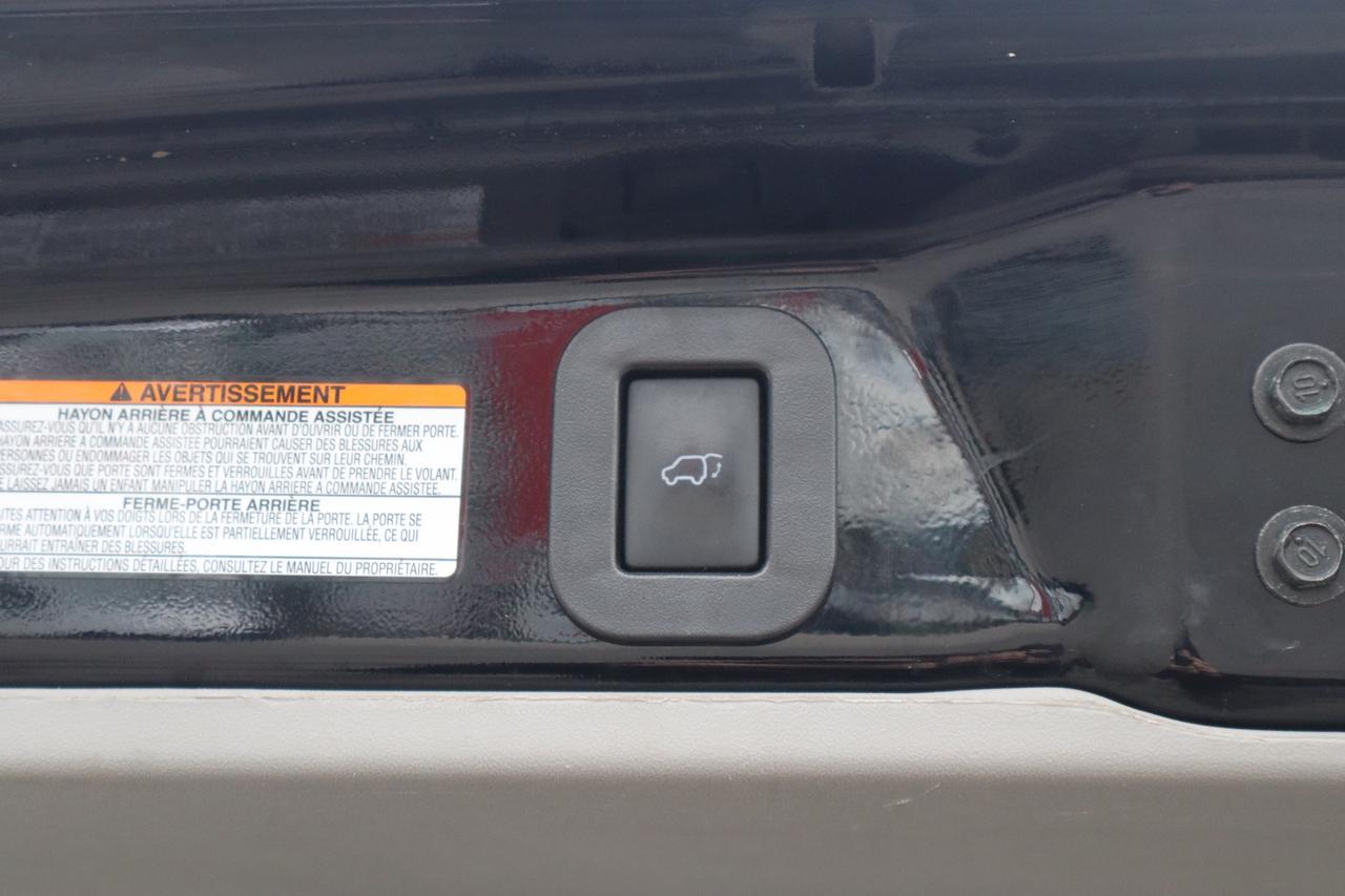 2017 Toyota Sienna SE 8-Passenger Safety Certified Photo