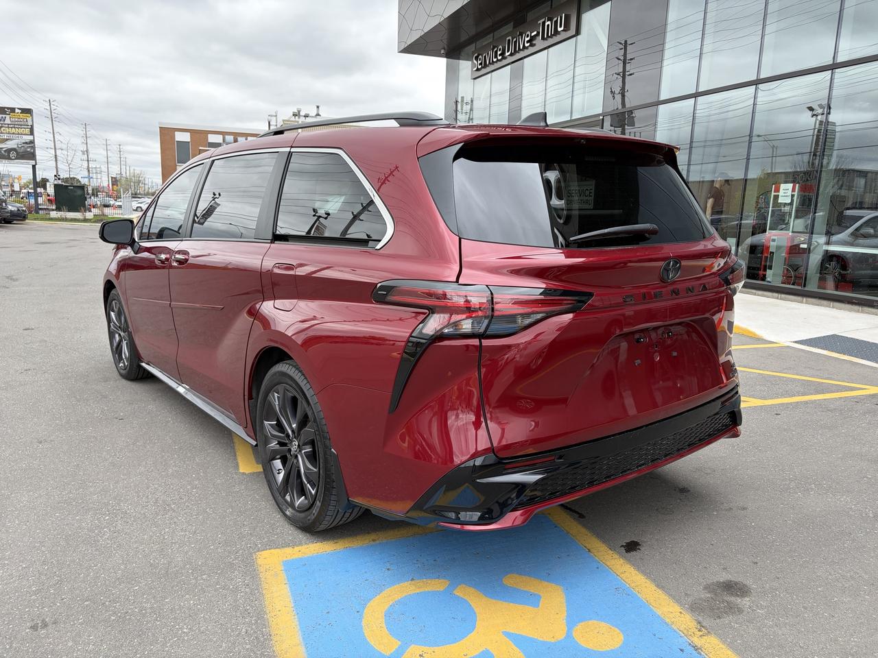 2024 Toyota Sienna  Photo