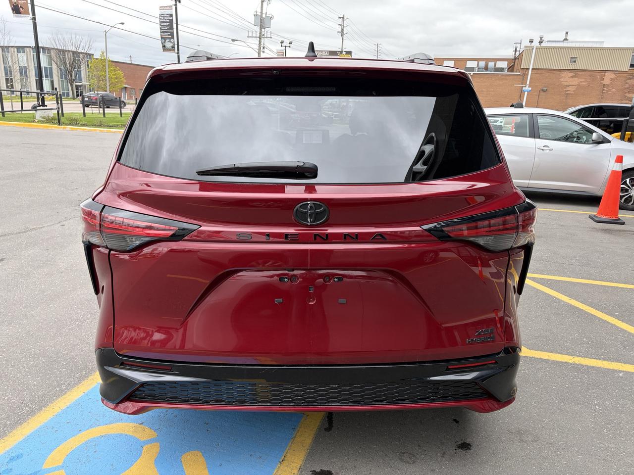 2024 Toyota Sienna  Photo