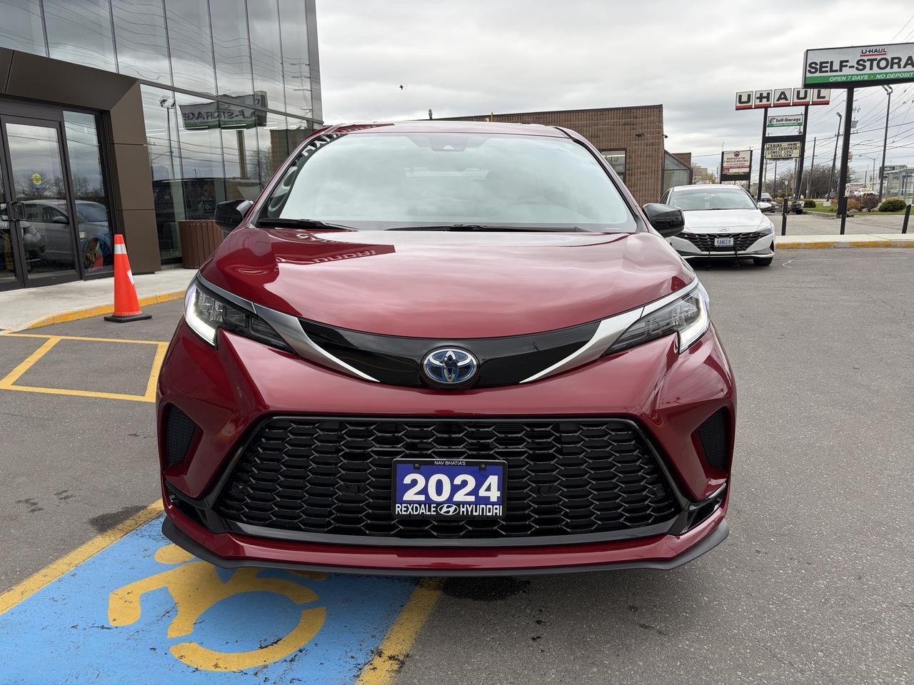 2024 Toyota Sienna  Photo