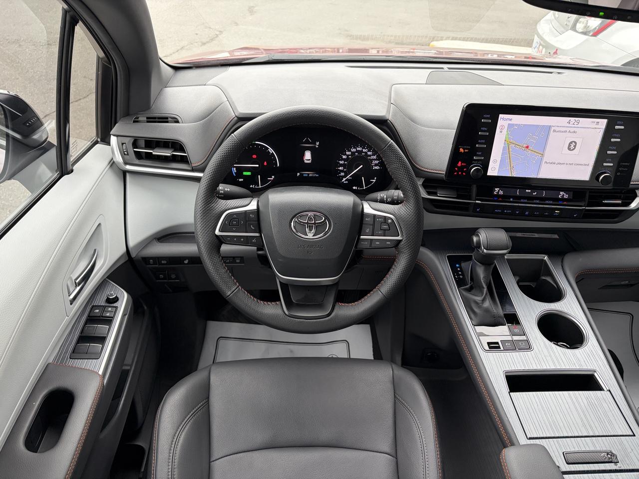 2024 Toyota Sienna  Photo