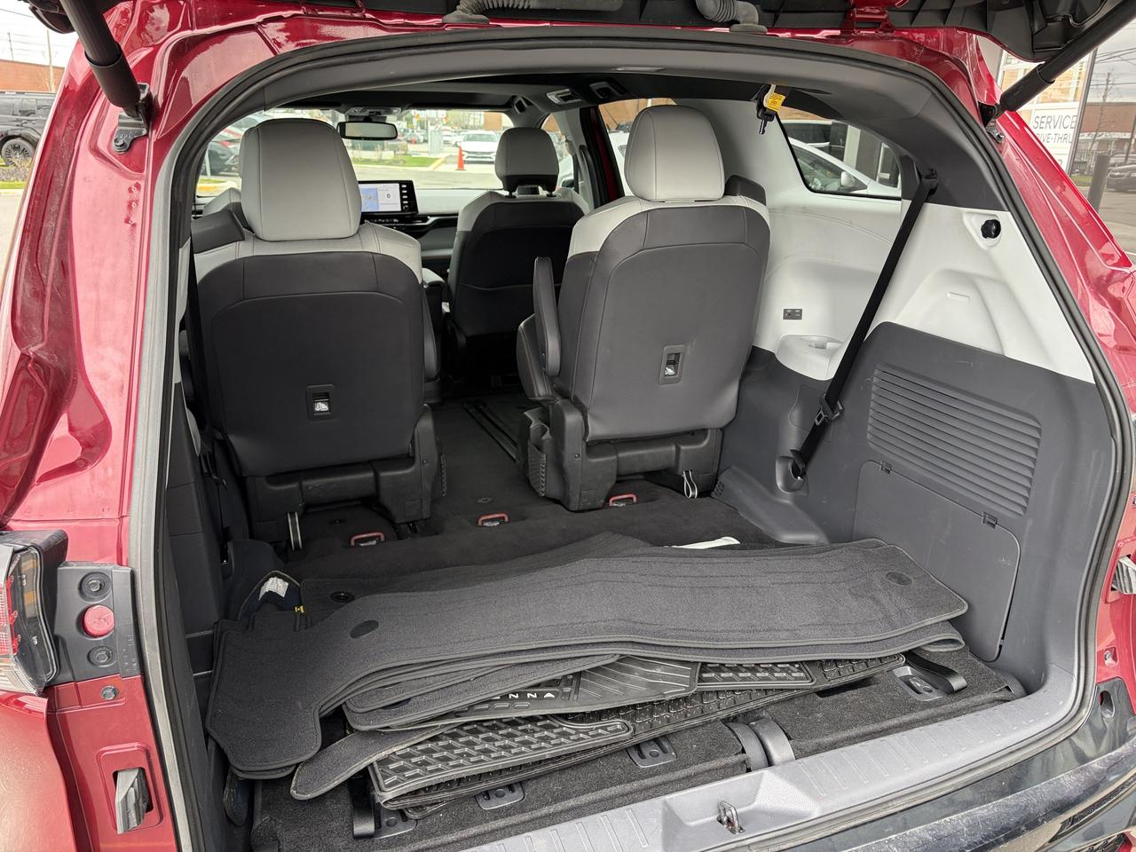 2024 Toyota Sienna  Photo