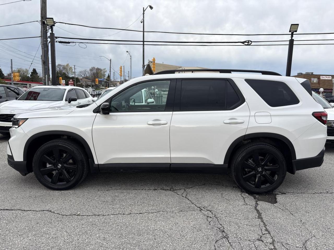2025 Honda Pilot Black Edition Honda Certified 7YR/160K Warranty Photo4