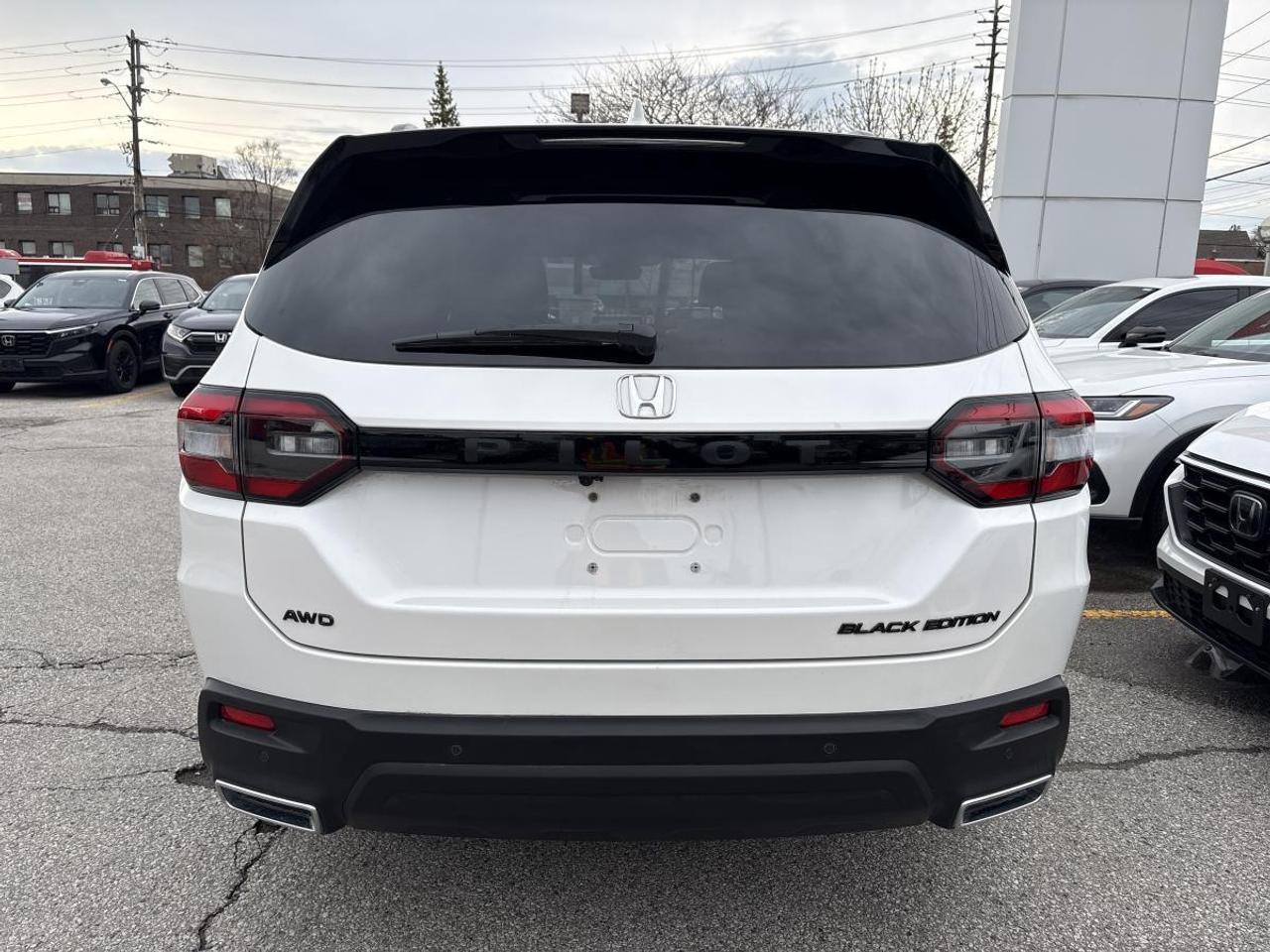 2025 Honda Pilot Black Edition Honda Certified 7YR/160K Warranty Photo2