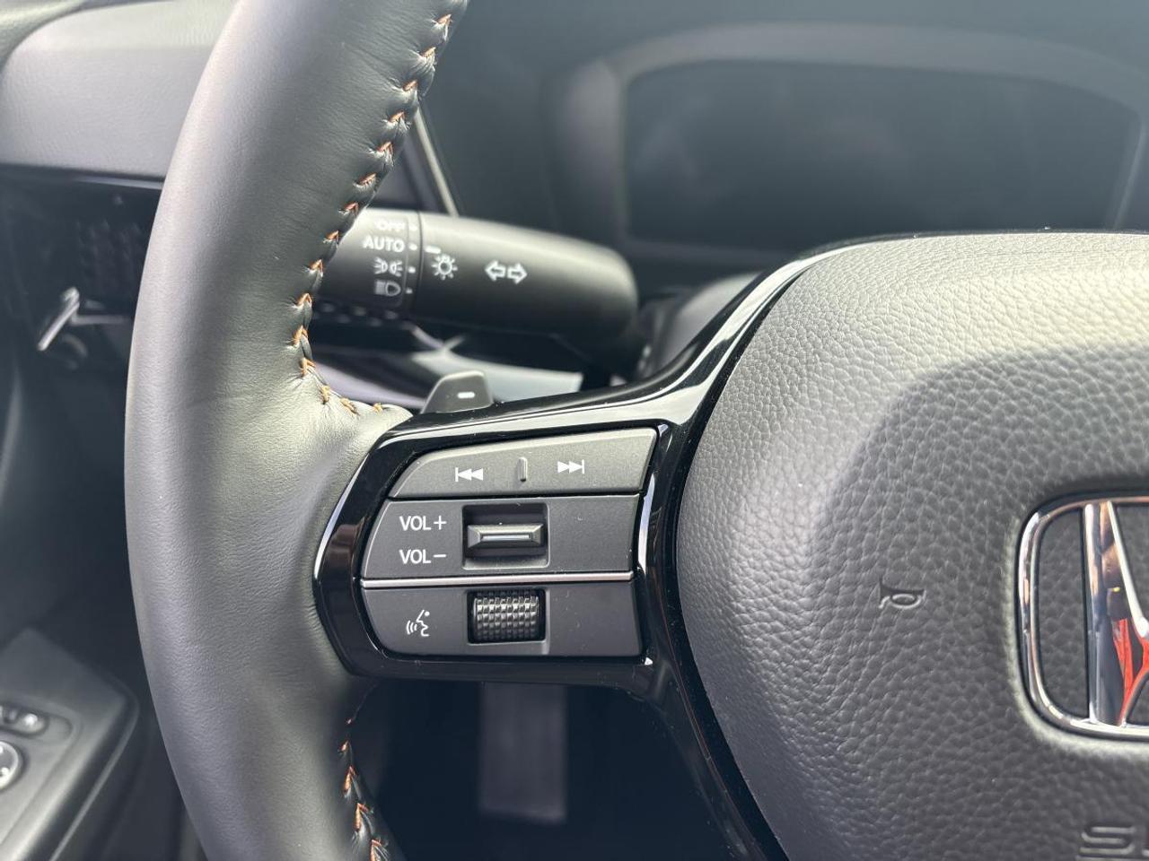 2026 Honda CR-V Hybrid Touring Honda Certified With 7YR/160K Warranty Photo