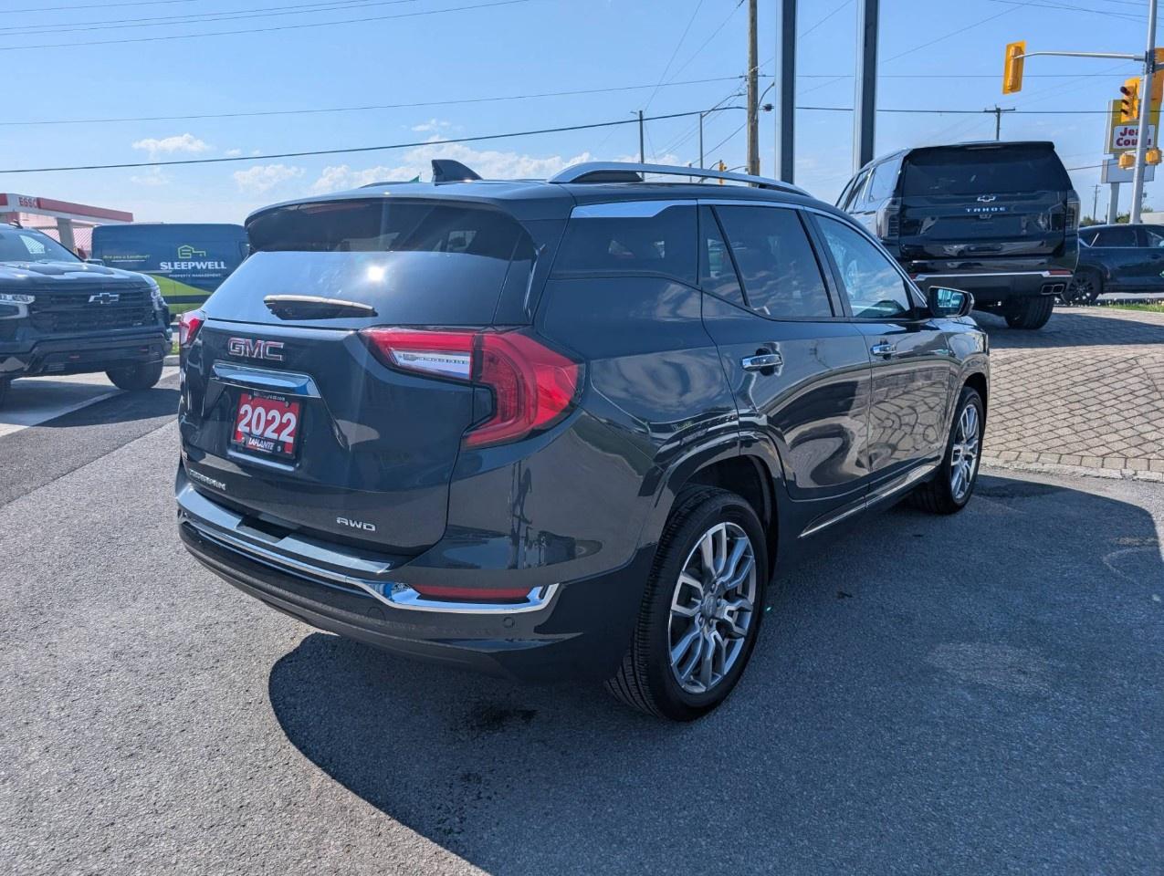 2022 GMC Terrain AWD Denali Photo2