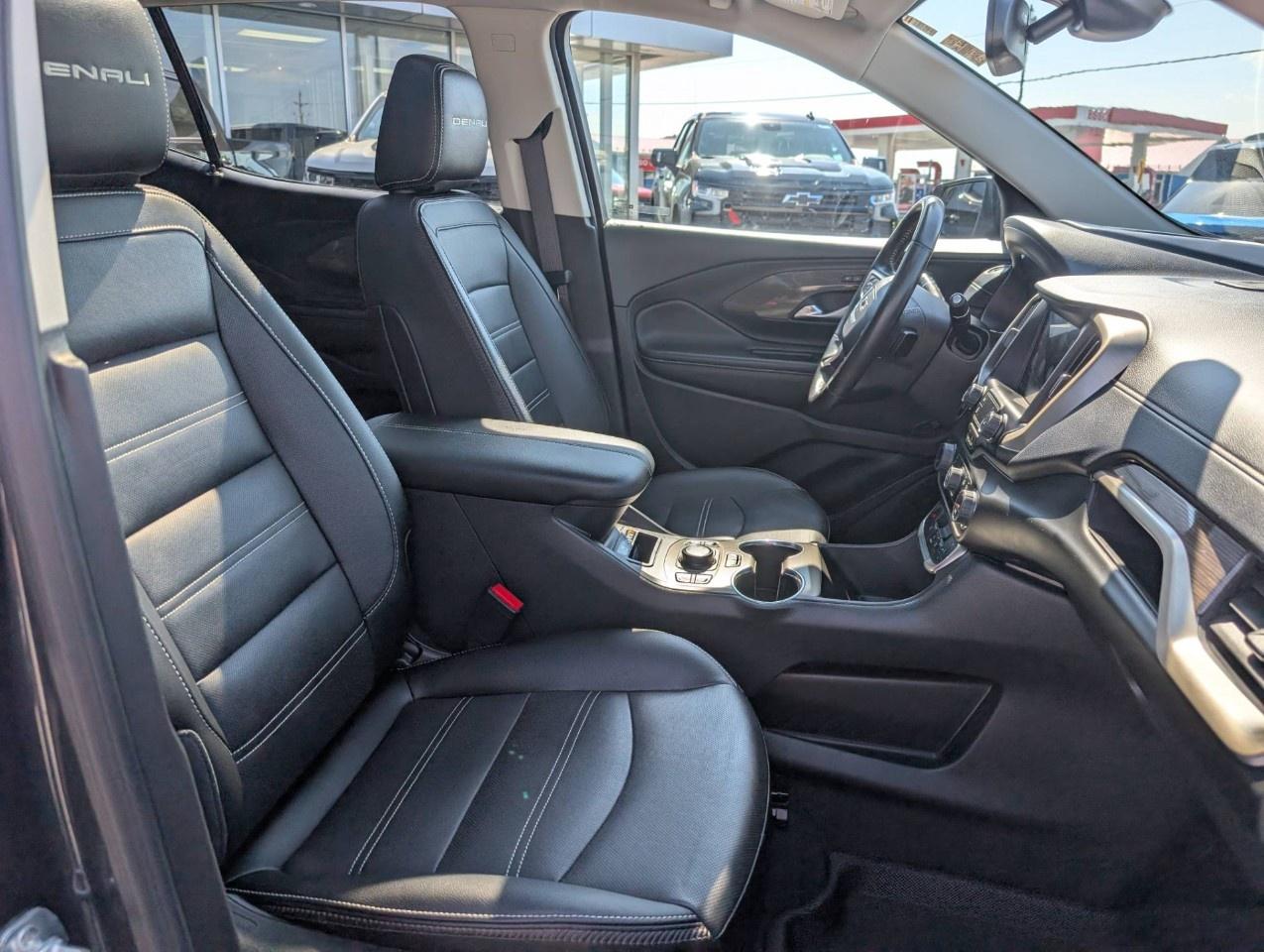 2022 GMC Terrain AWD Denali Photo