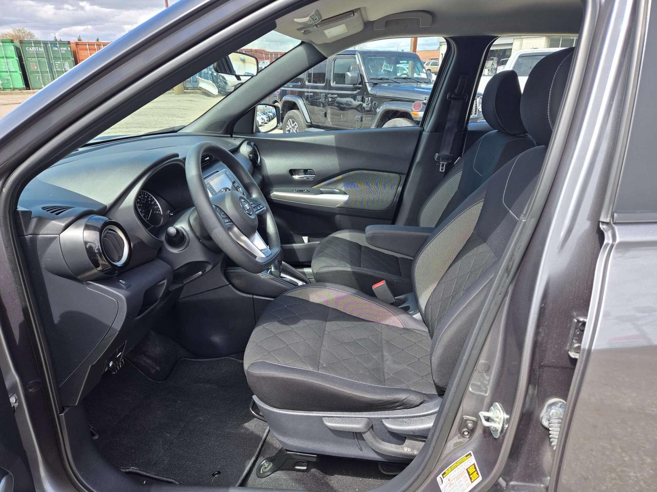 2019 Nissan Kicks S w/Collision Warning, Backup Cam, Bluetooth Photo