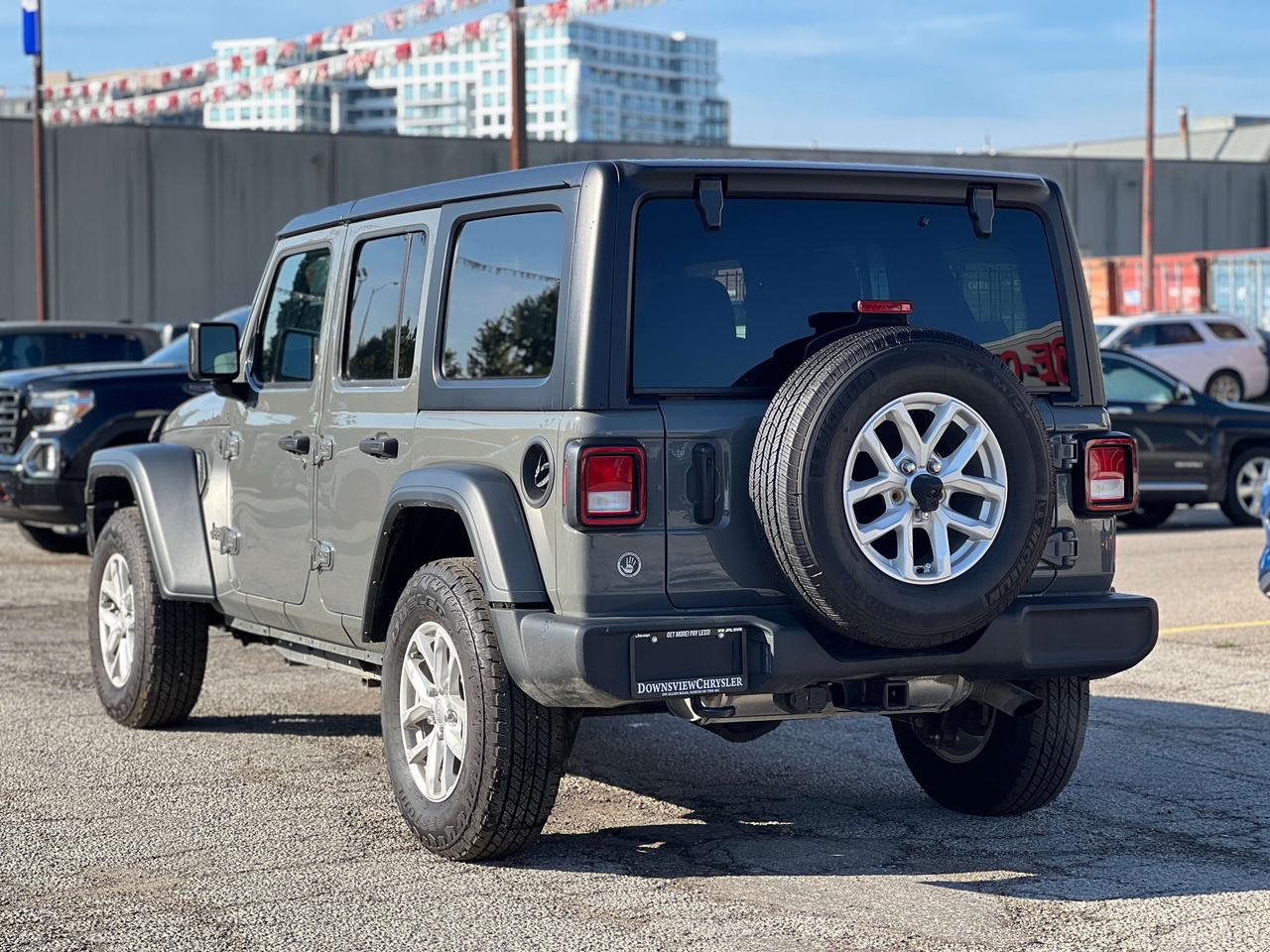 2023 Jeep Wrangler Sport S w/NAV & Sound, Tow Pkg, Cold Weather, Tech Photo3