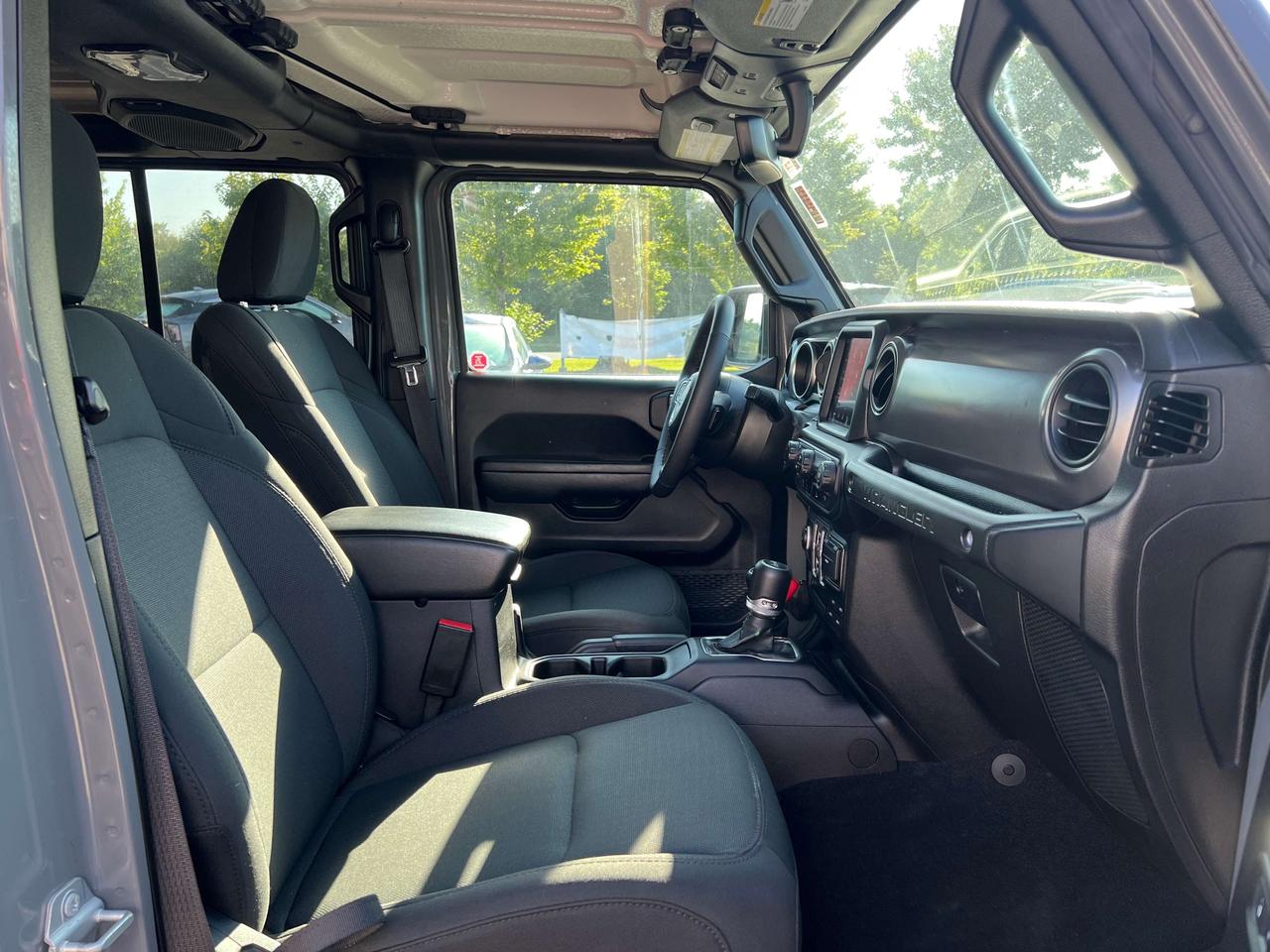 2023 Jeep Wrangler Sport S w/NAV & Sound, Tow Pkg, Cold Weather, Tech Photo