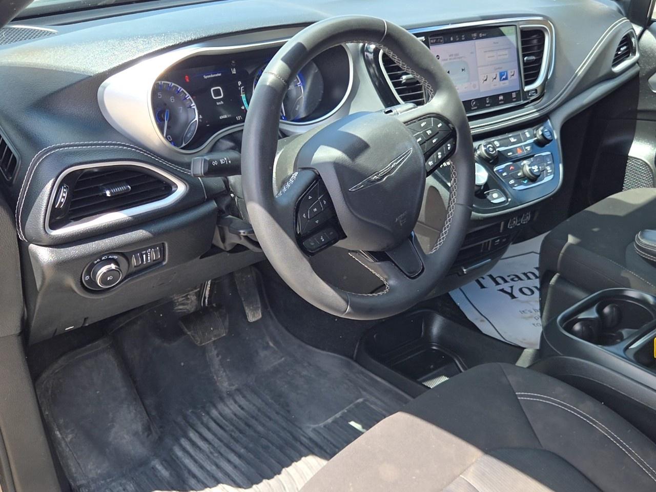 2022 Chrysler Pacifica Touring AWD Photo