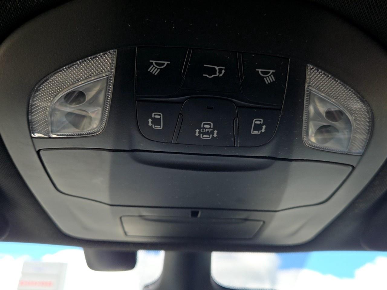 2022 Chrysler Pacifica Touring AWD Photo