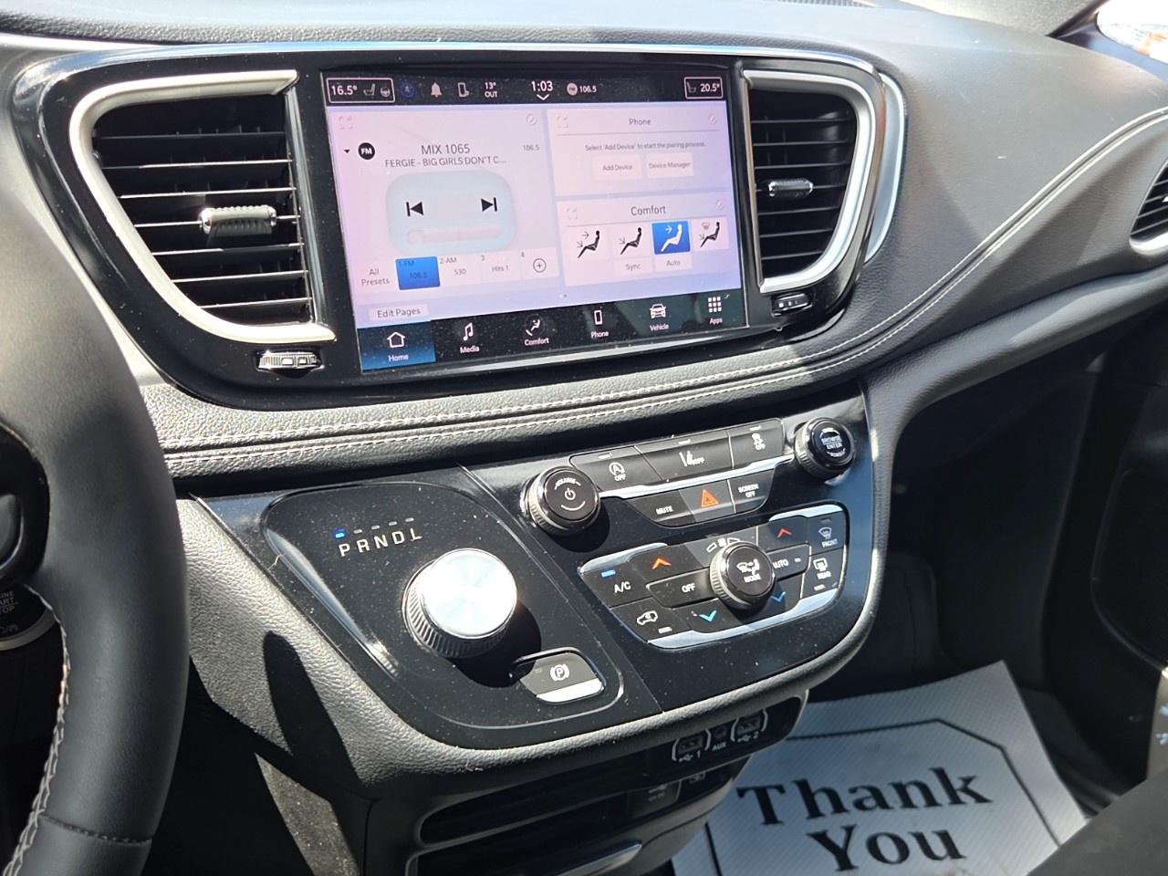 2022 Chrysler Pacifica Touring AWD Photo