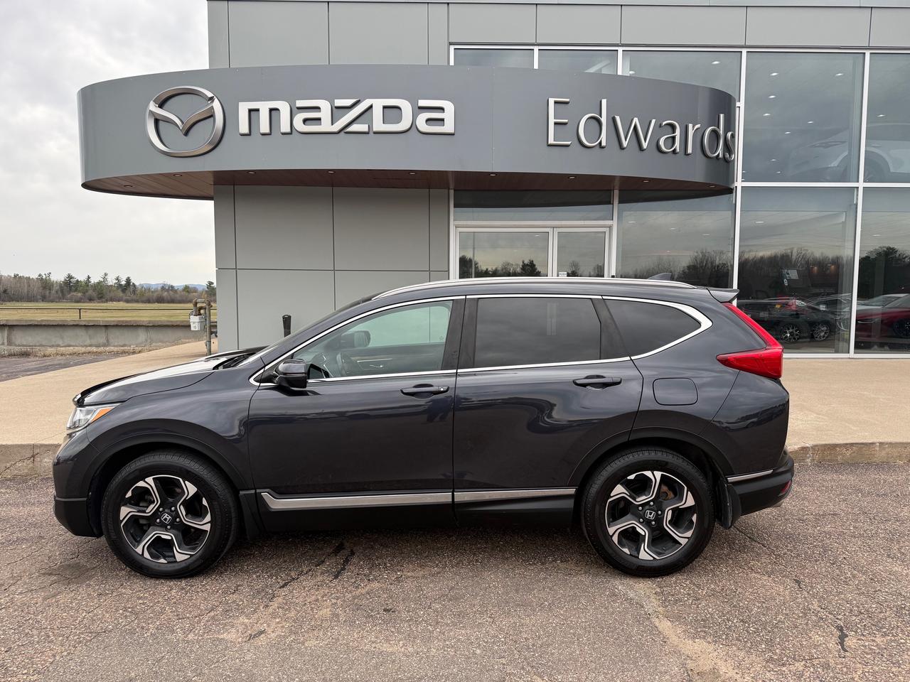 Used 2018 Honda CR-V Touring 4dr All-wheel Drive for sale in Pembroke, ON