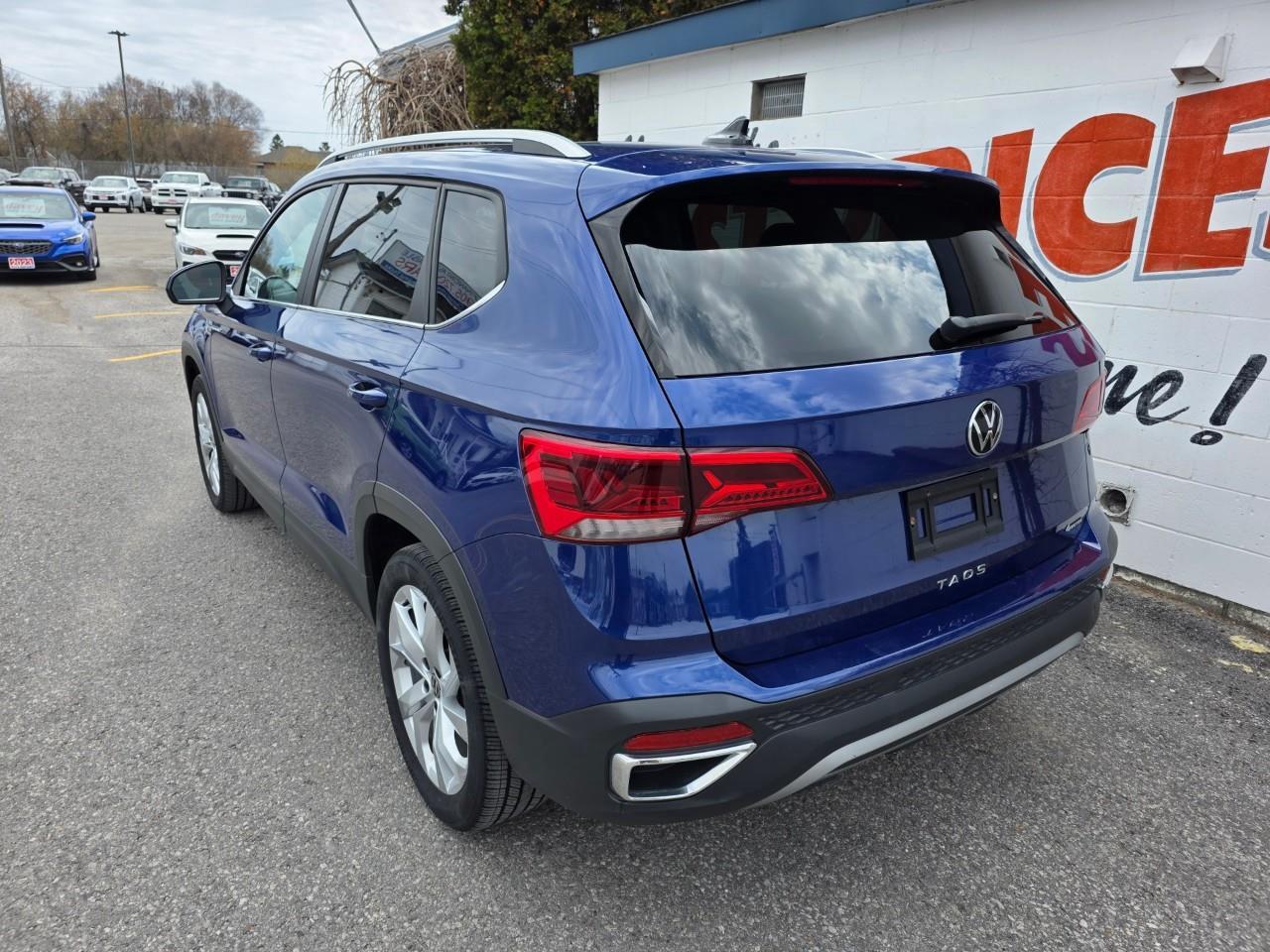 2022 Volkswagen Taos Comfortline 4dr All-Wheel Drive 4MOTION Photo