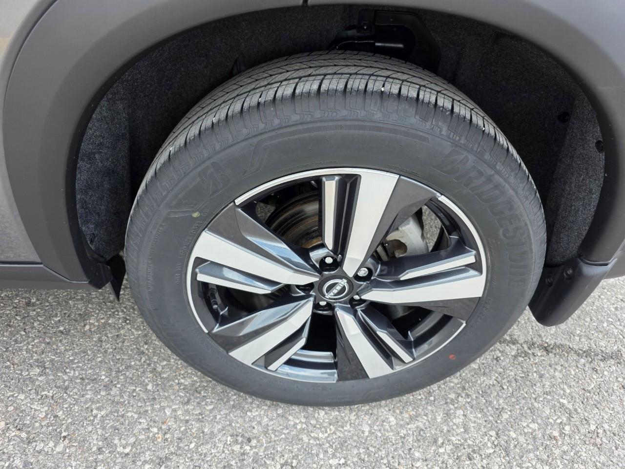 2024 Nissan Rogue SV Moonroof 4dr All-Wheel Drive Sport Utility Photo