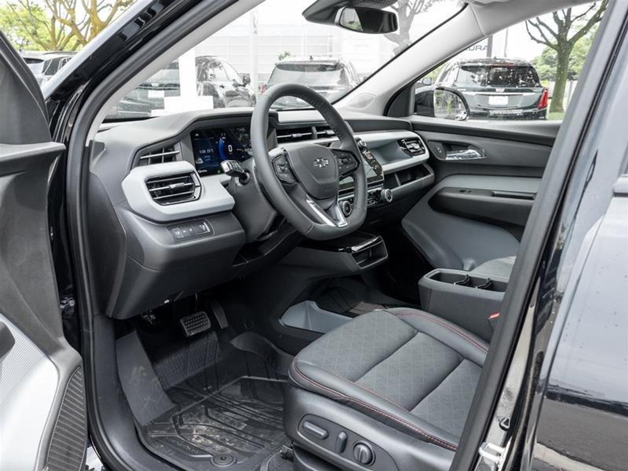 2027 Chevrolet Bolt RS 4dr Photo