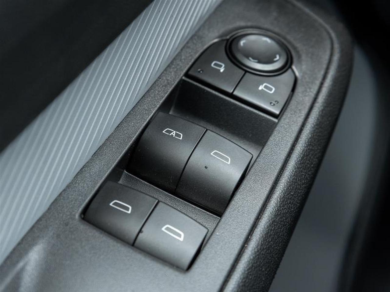 2027 Chevrolet Bolt RS 4dr Photo