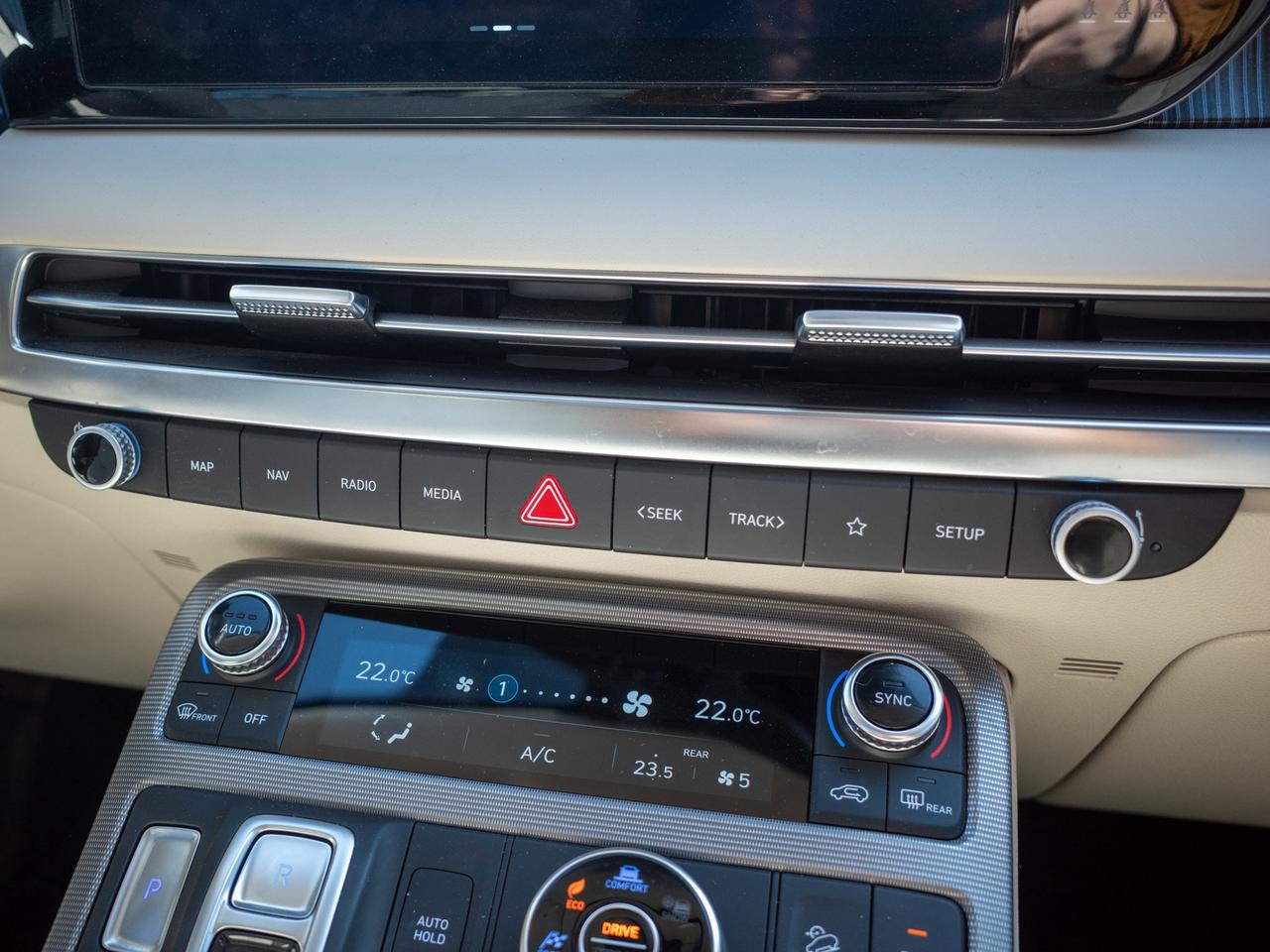 2025 Hyundai PALISADE Ultimate Calligraphy - Moonroof   Remote Parking S Photo