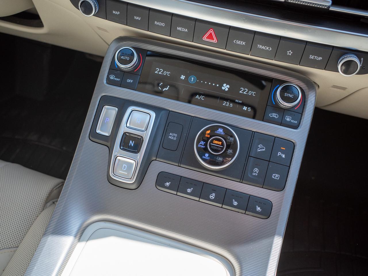 2025 Hyundai PALISADE Ultimate Calligraphy - Moonroof   Remote Parking S Photo