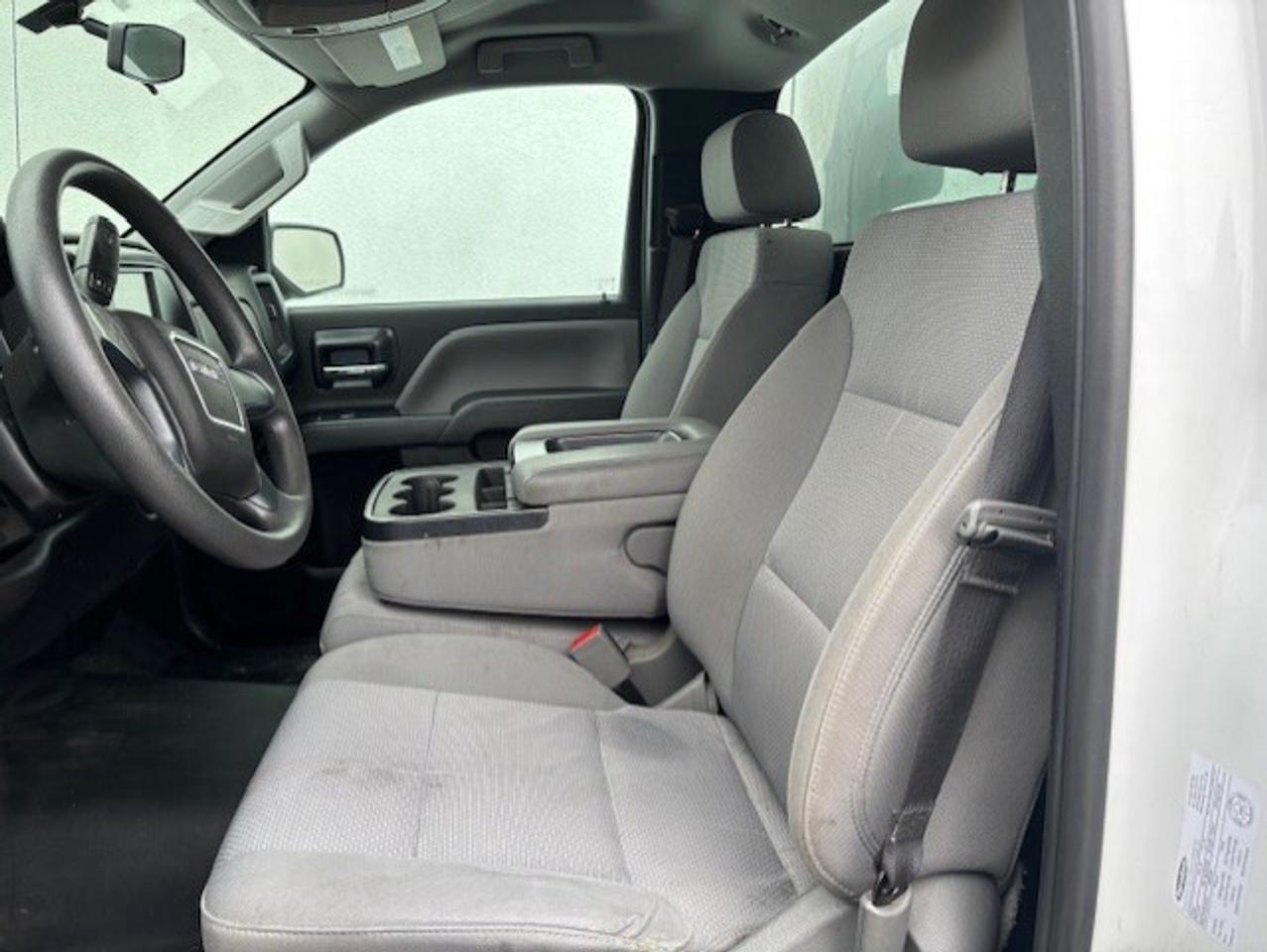2018 GMC Sierra 1500 V8 REGULAR CAB-8' LONG BOX-CAMERA-CAP-BED SLIDE!! Photo