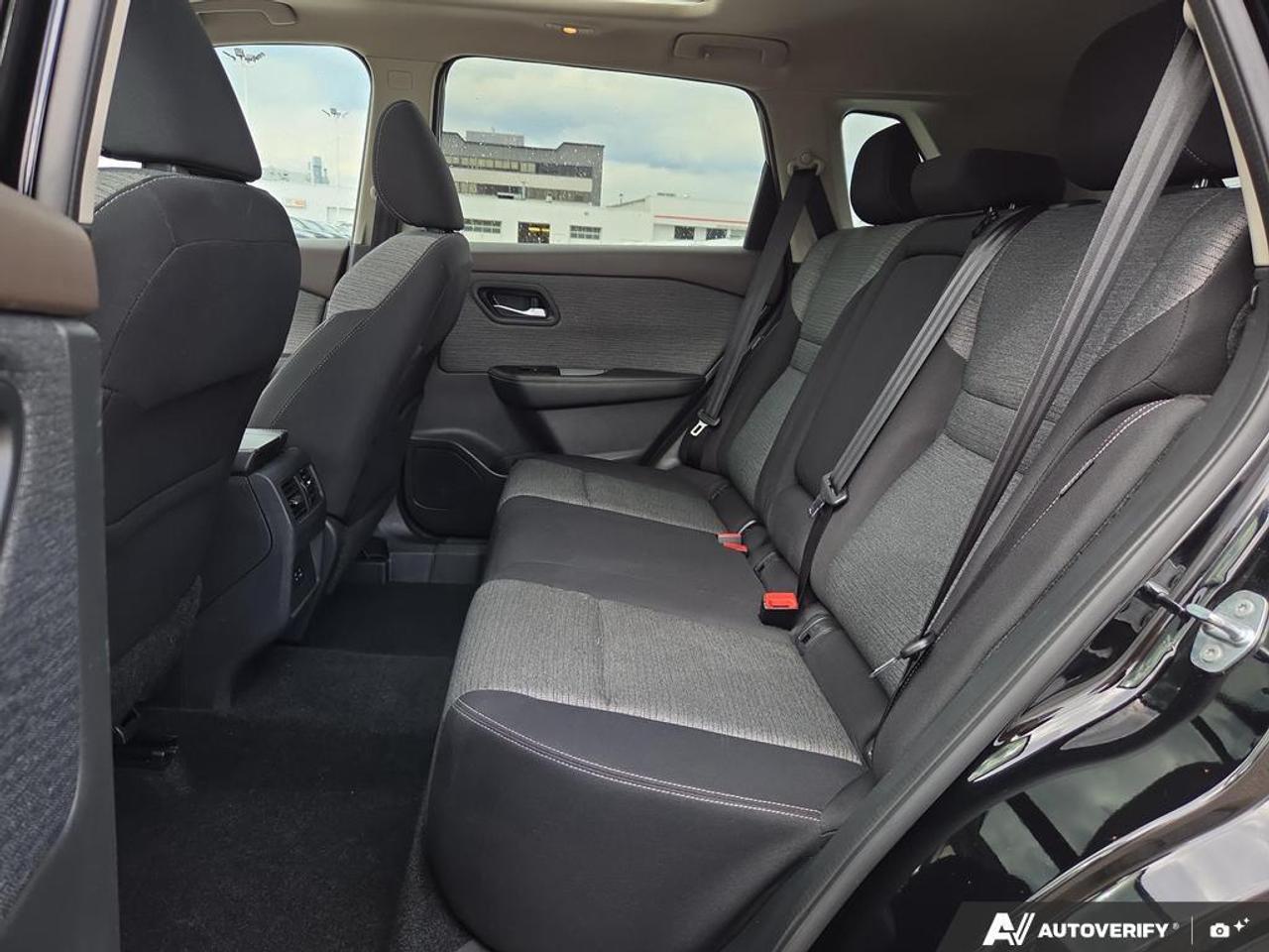 2021 Nissan Rogue SV AWD   ONE OWNER   NO CLAIMS   PANO ROOF Photo