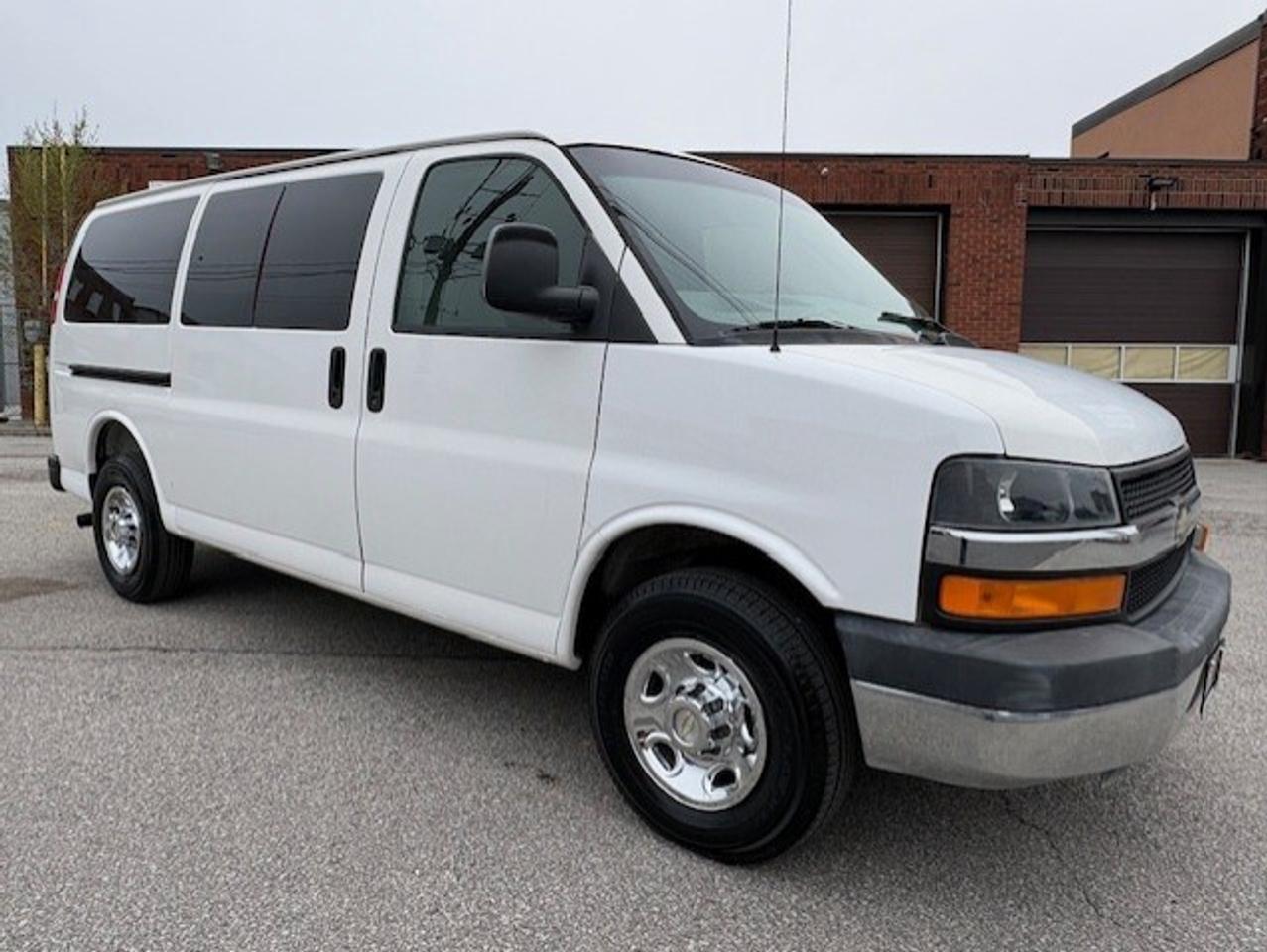 2009 Chevrolet Express Passenger LT 3500 12 PASSENGER-ONLY 90KM-SLIDING DOOR-TOW PK Photo