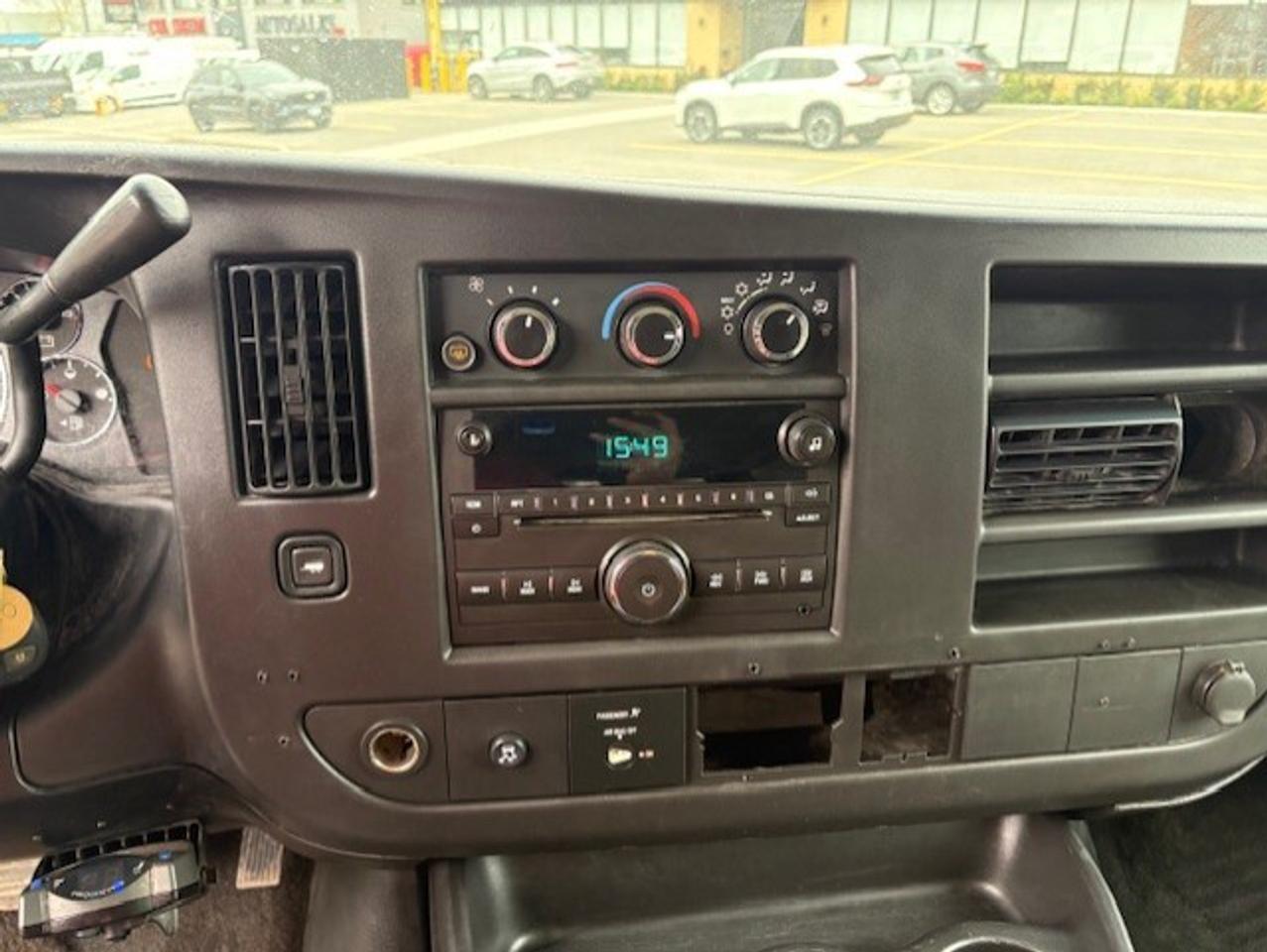 2009 Chevrolet Express Passenger LT 3500 12 PASSENGER-ONLY 90KM-SLIDING DOOR-TOW PK Photo