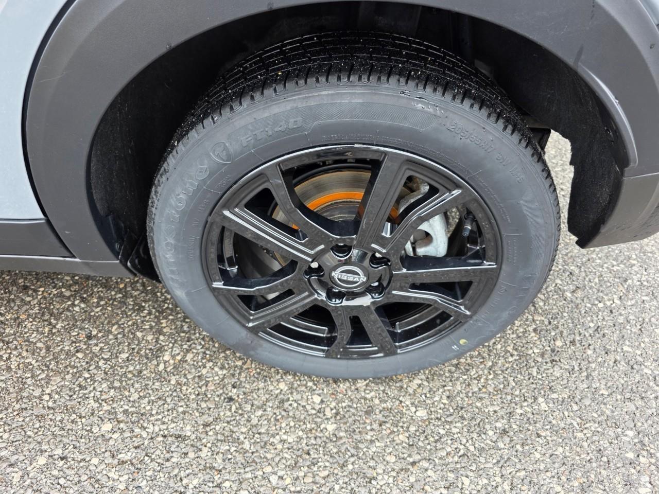 2024 Nissan Kicks SR 4dr Front-Wheel Drive Photo