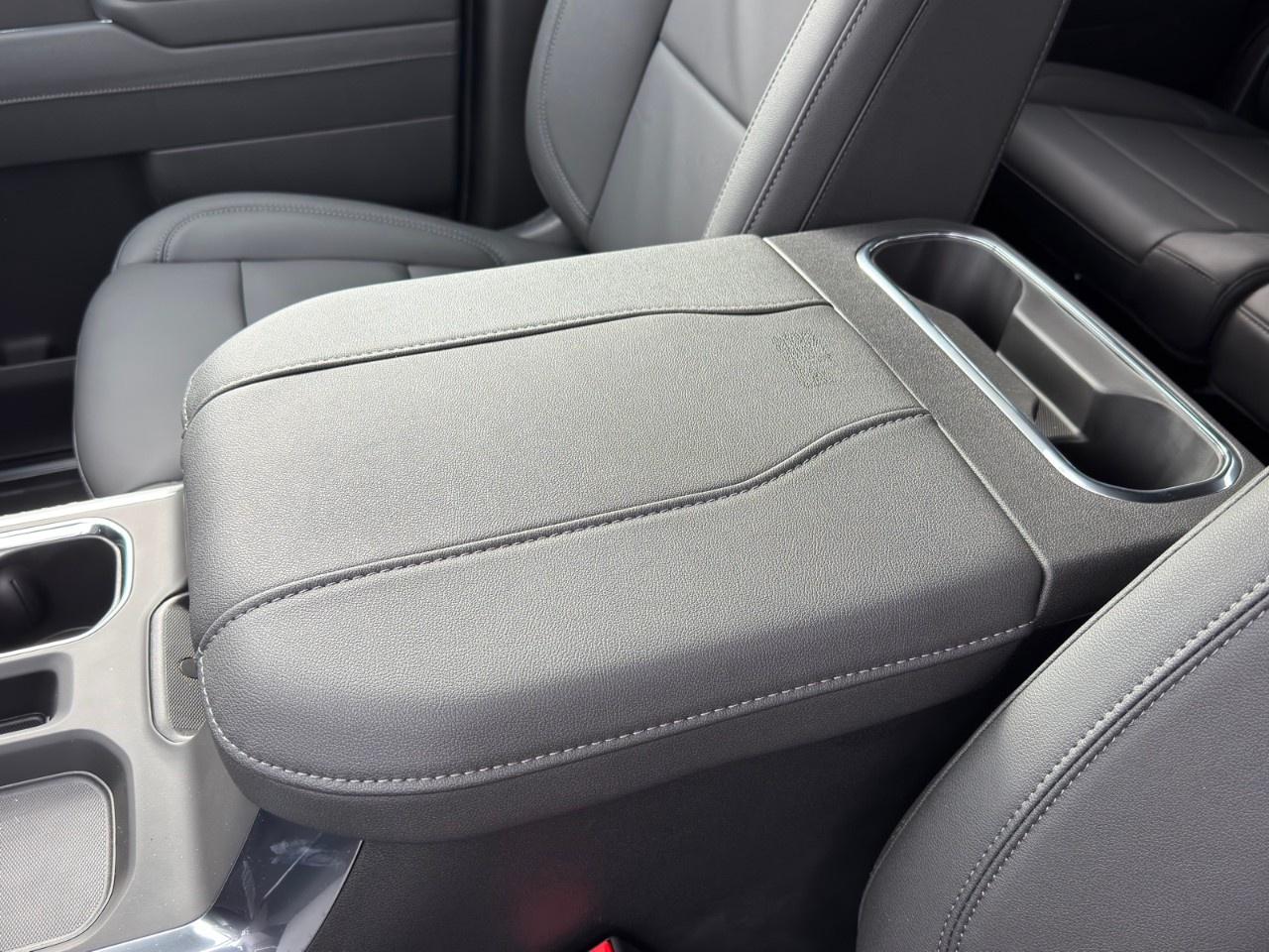2026 GMC Sierra 1500 Crew Cab Short Box 4-Wheel Drive Elevation Photo