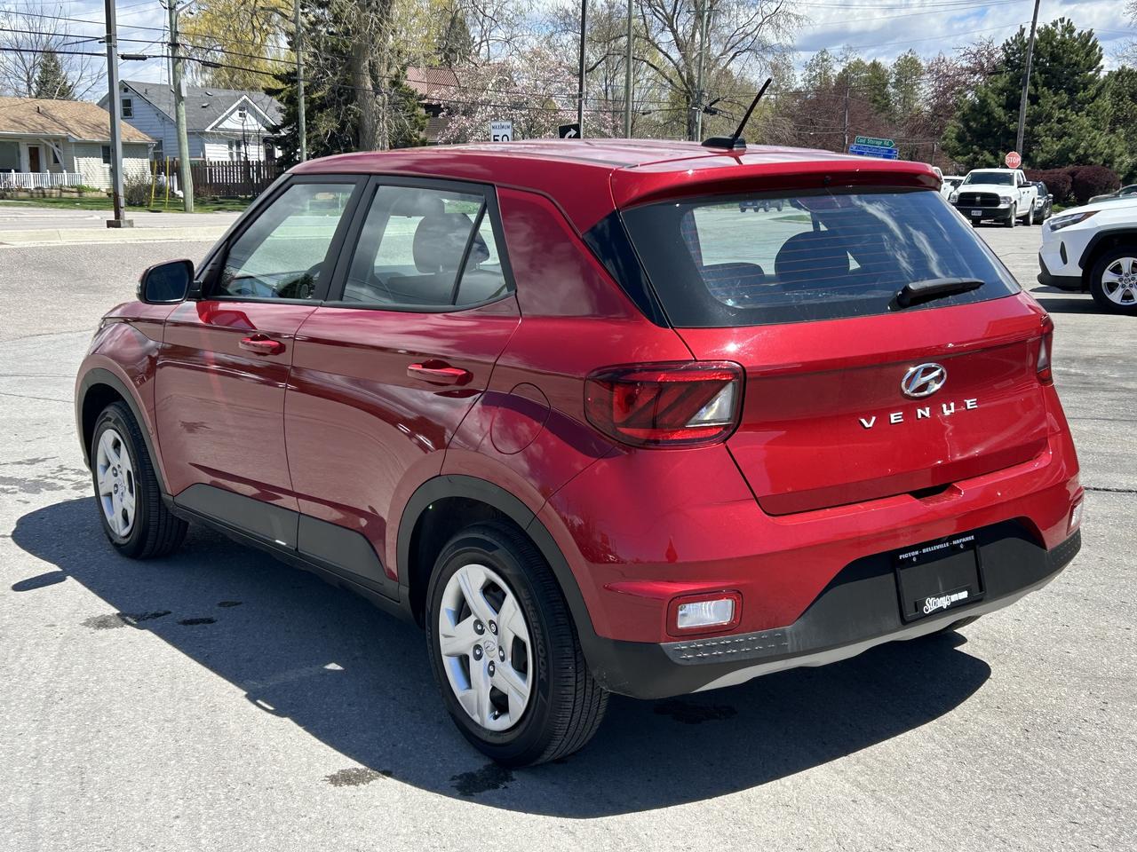 2023 Hyundai Venue Essential  ** CALL PICTON 1*866*979*8802 Photo