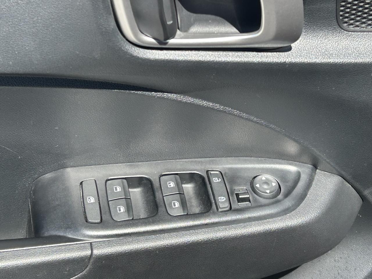 2023 Hyundai Venue Essential  ** CALL PICTON 1*866*979*8802 Photo