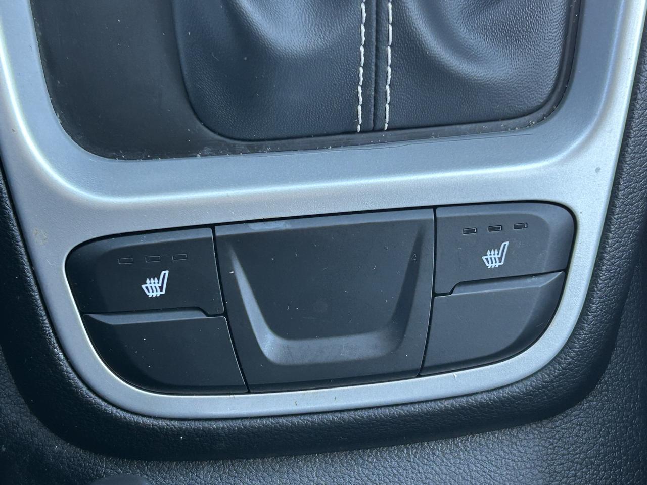 2023 Hyundai Venue Essential  ** CALL PICTON 1*866*979*8802 Photo
