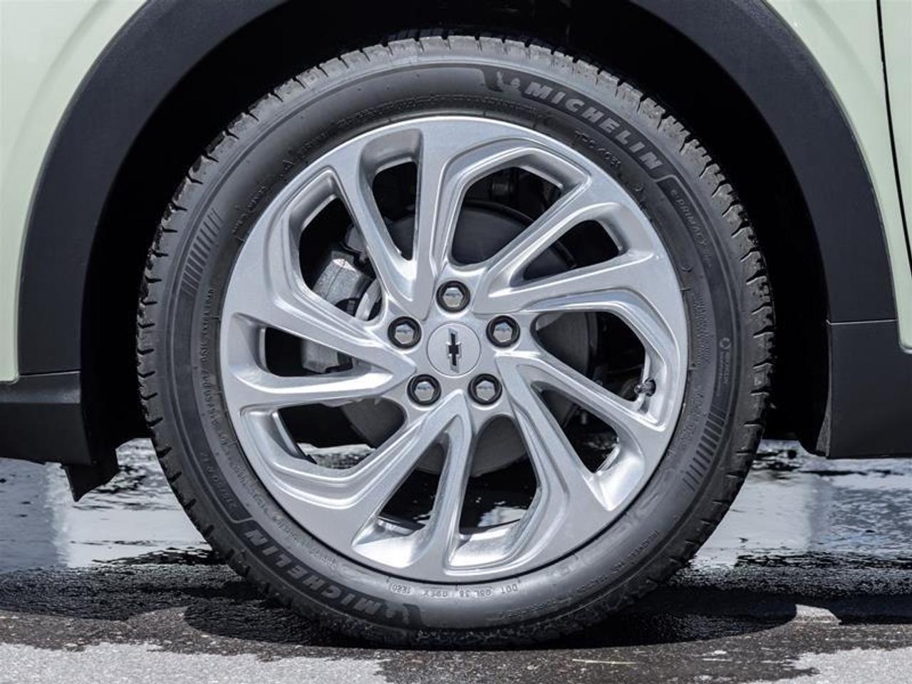 2027 Chevrolet Bolt LT 4dr Photo