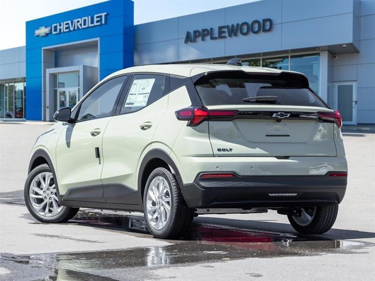 2027 Chevrolet Bolt LT 4dr Photo4